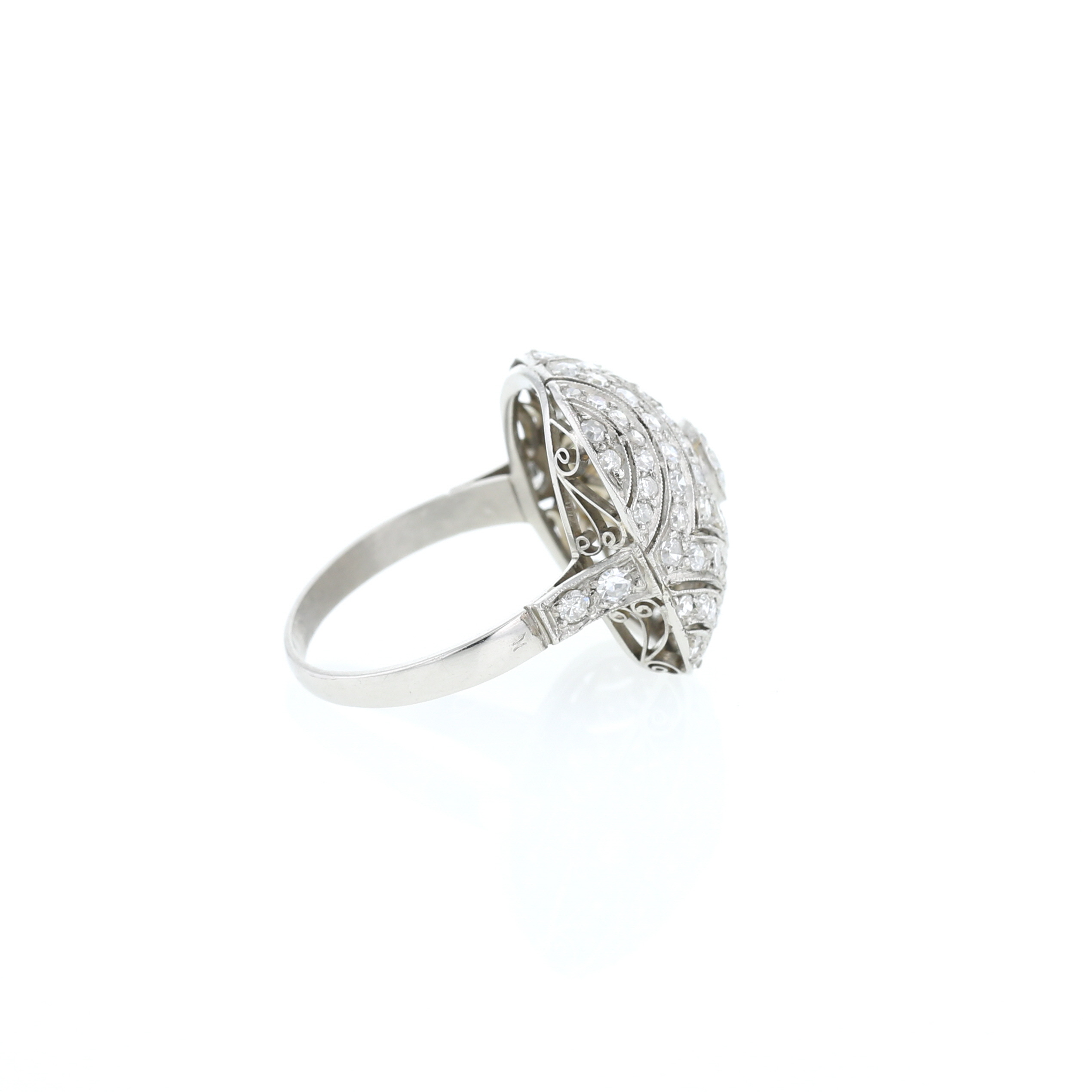 Vintage   1930's ring in platinium and diamonds