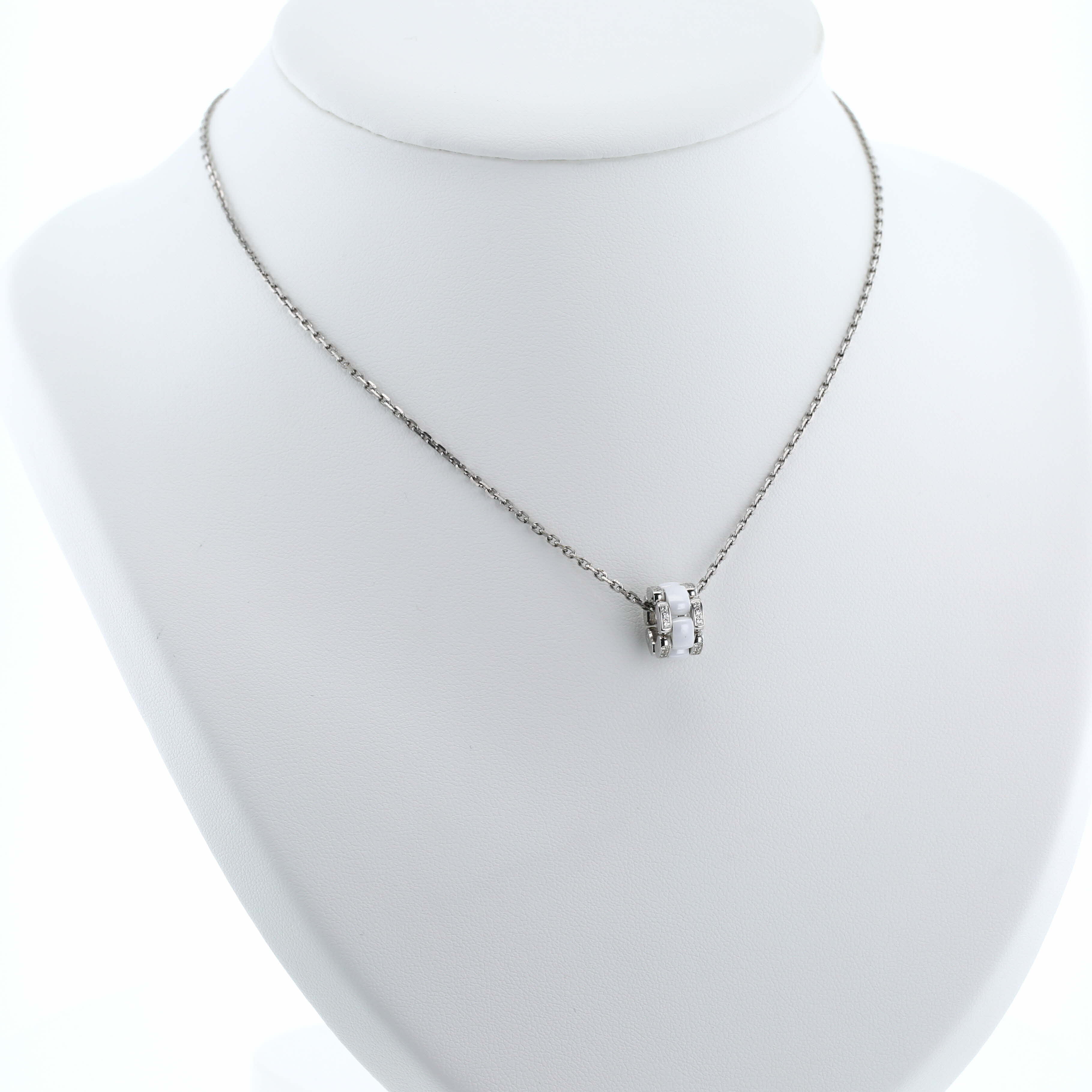 Collana Chanel Ultra in oro bianco, ceramica e diamanti