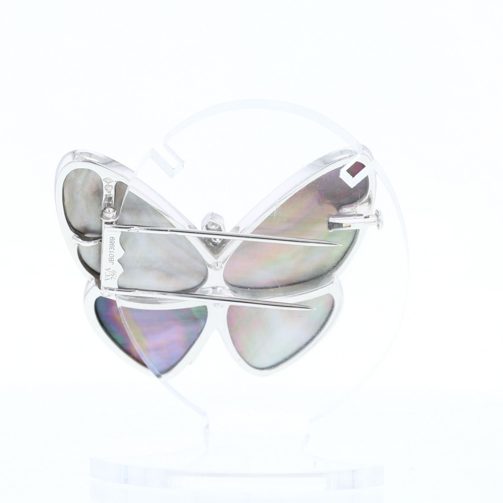 Van Cleef 
Arpels Papillon brooch in white gold, mother of pearl and diamonds