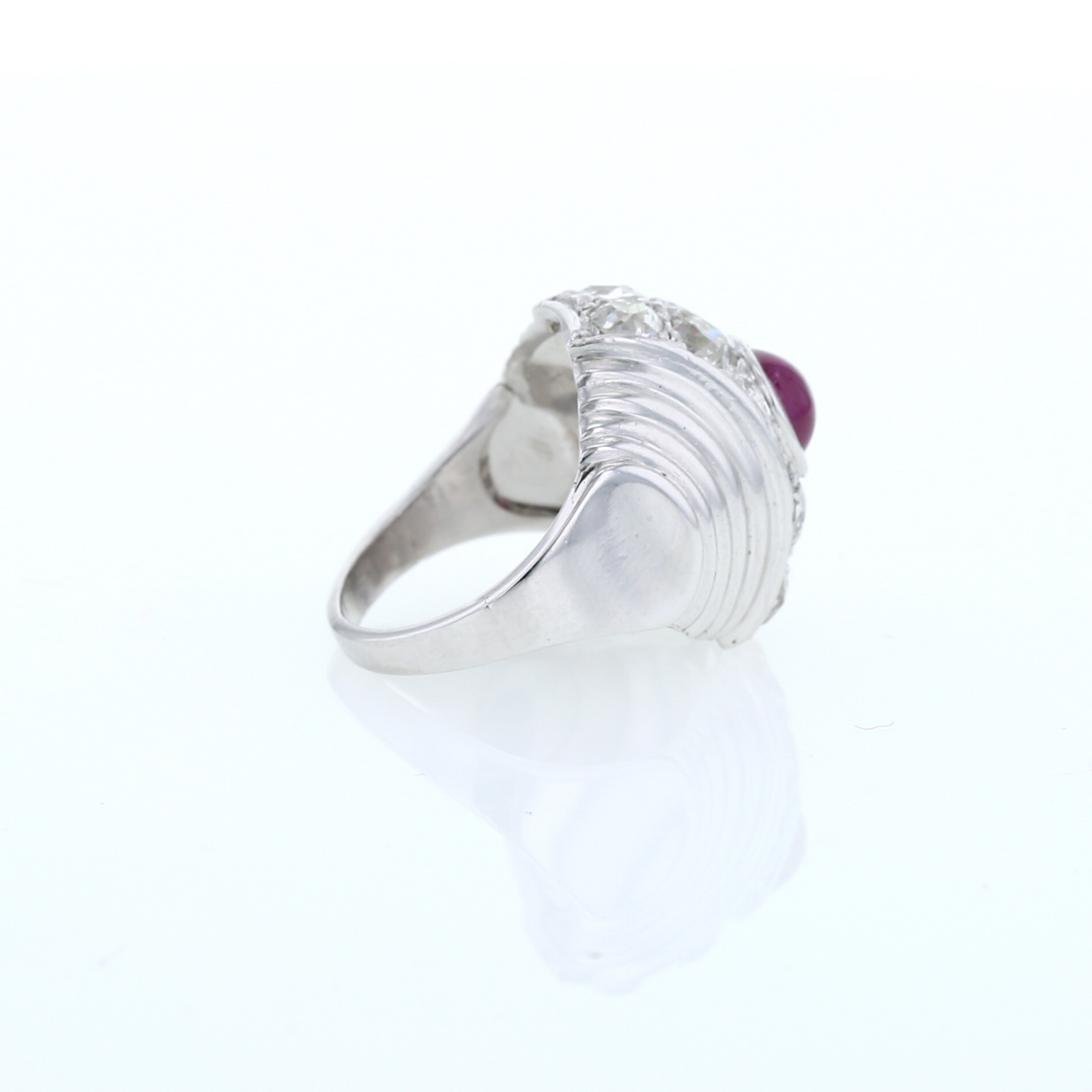 Vintage  ring in white gold, platinum, diamonds and ruby