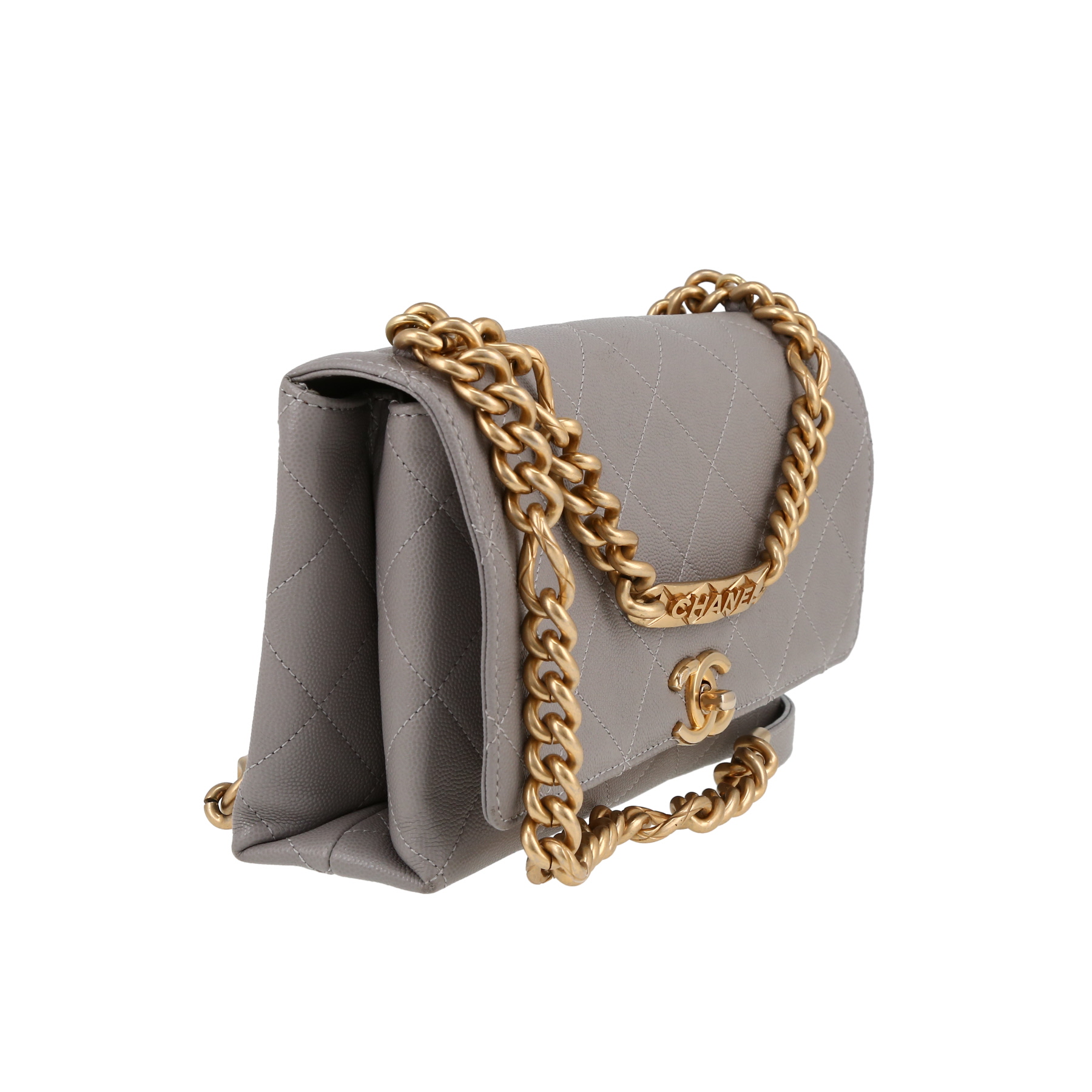 Chanel   handbag  in grey quilted grained leather