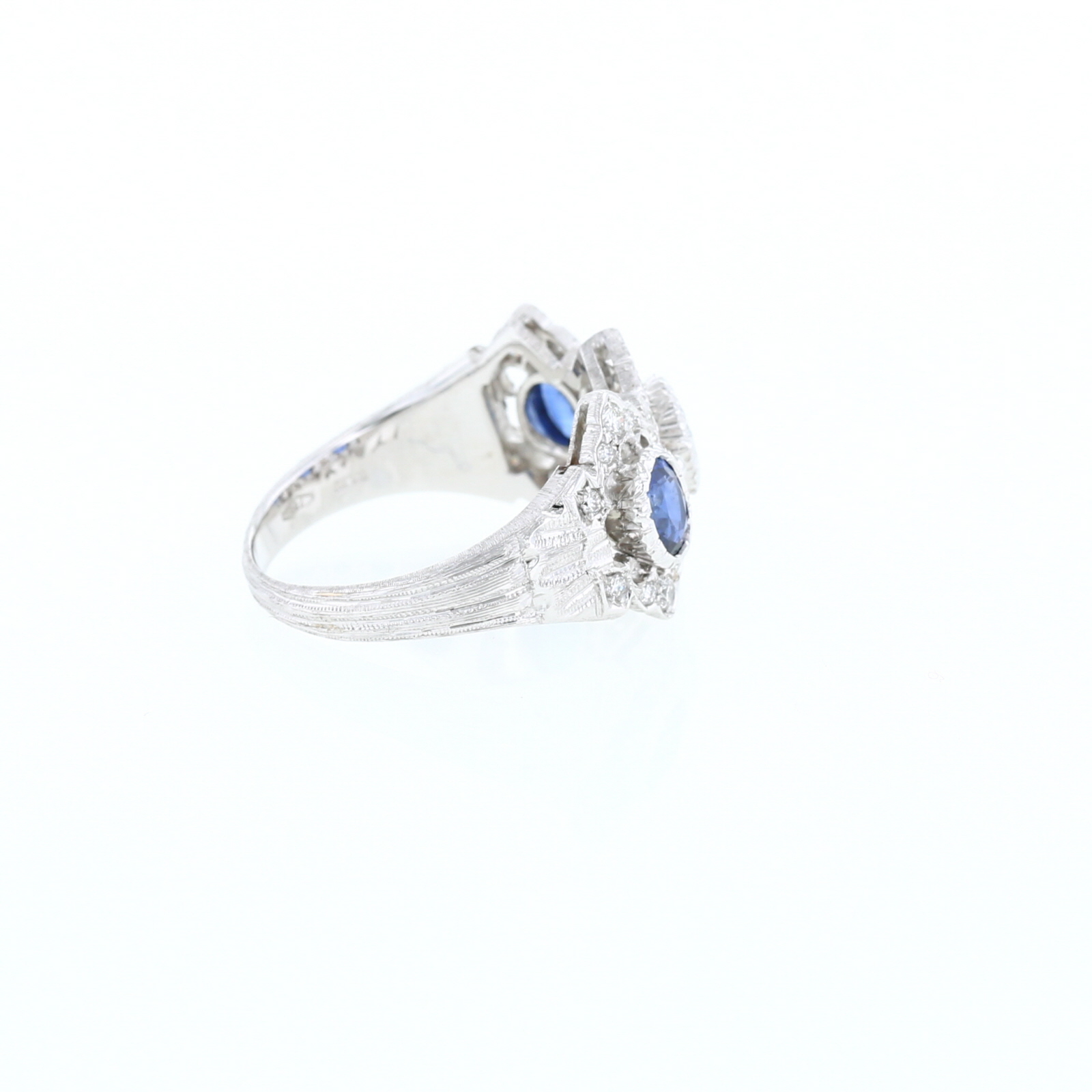 Buccellati Romanza ring in white gold, diamonds and sapphires