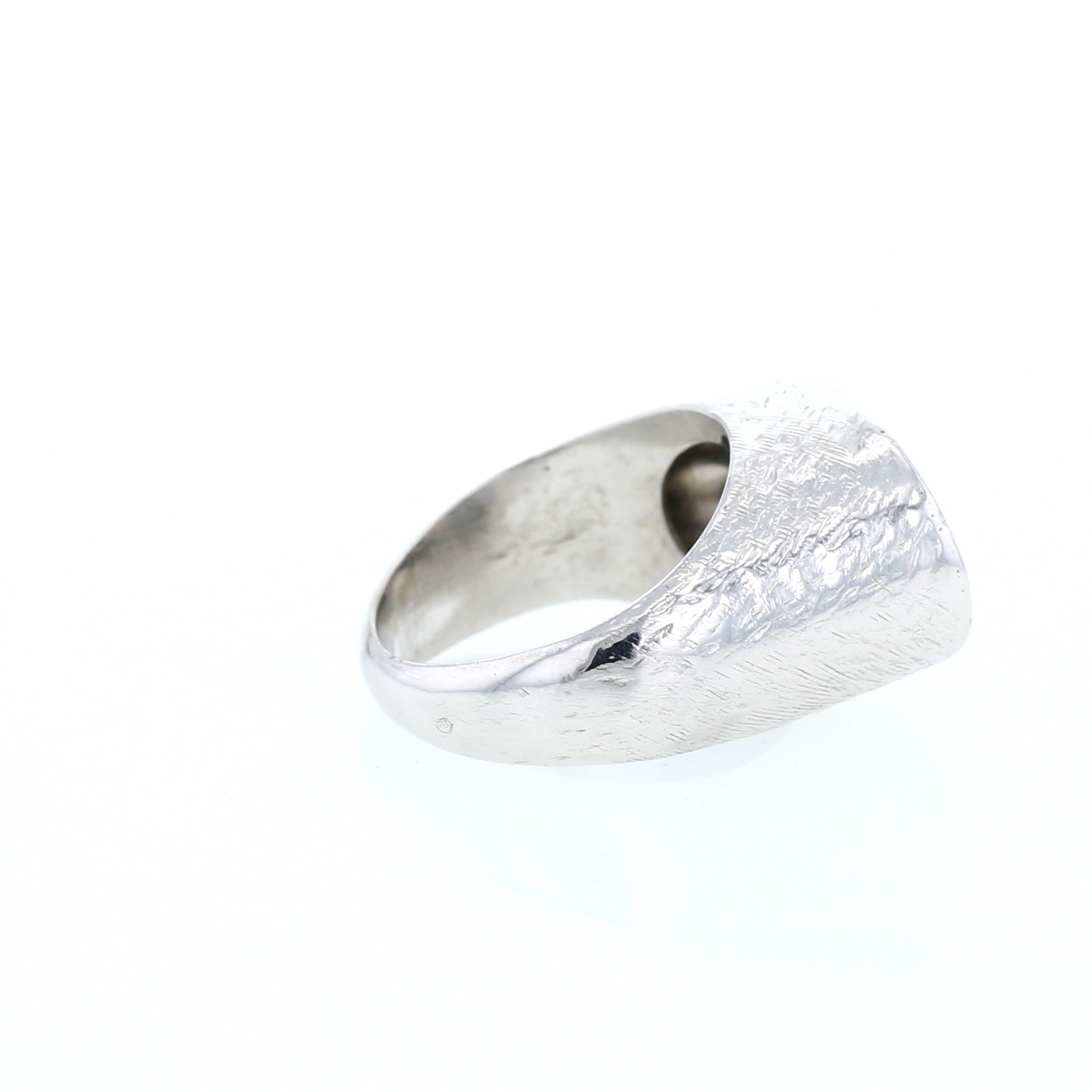 Vintage  ring in white gold and diamonds