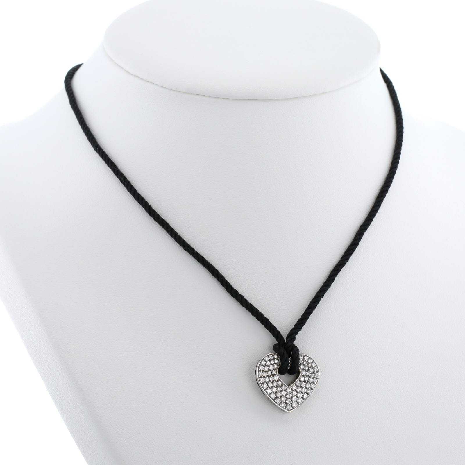 Ciondolo Poiray Coeur Secret modello medio in oro bianco e diamanti