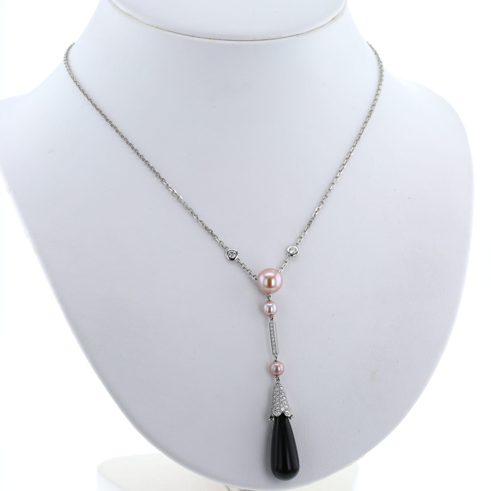 Collier Cartier Monica Bellucci en or blanc, perle de culture, onyx et diamants