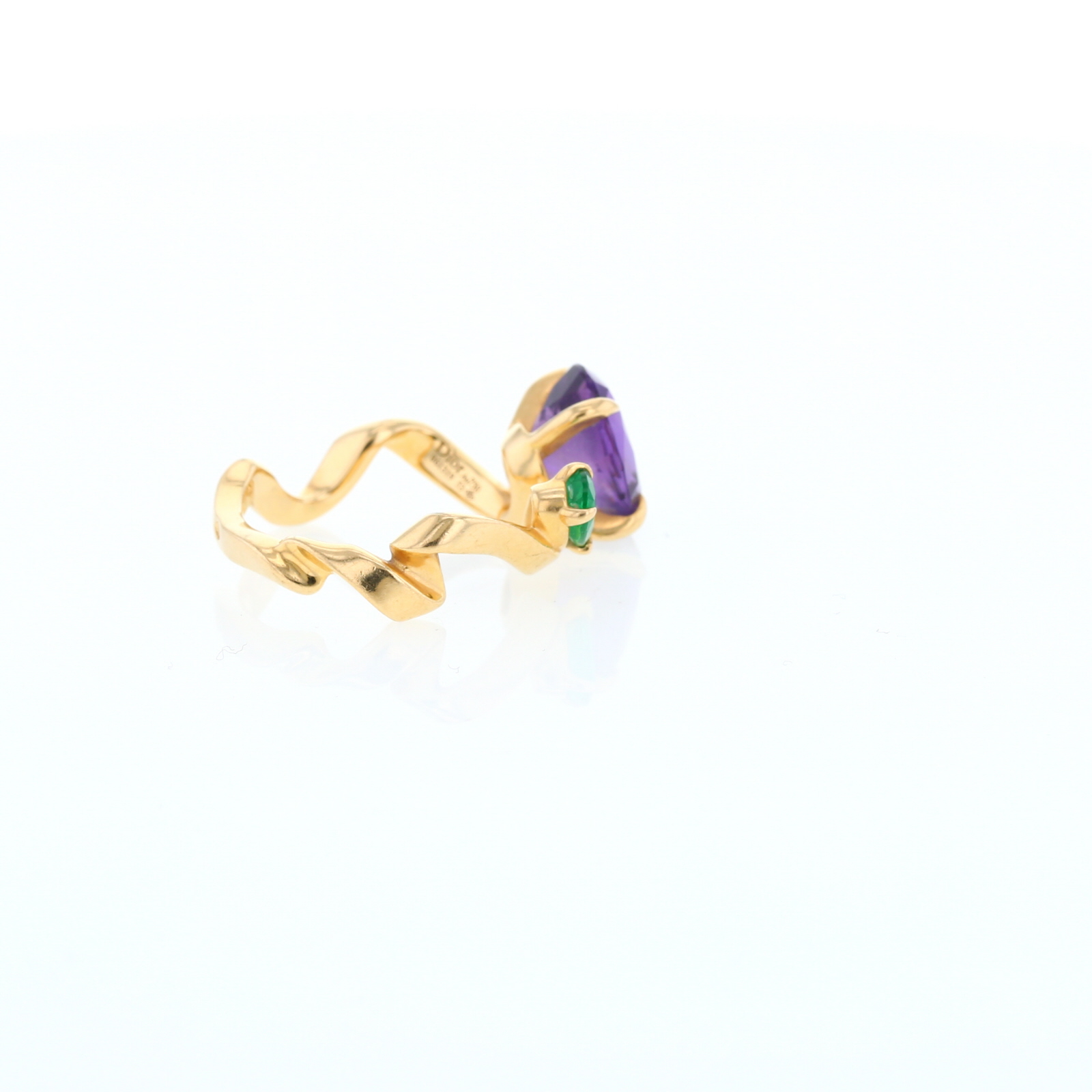 Bague Dior Diorama Précieuse en or jaune, améthyste et émeraude