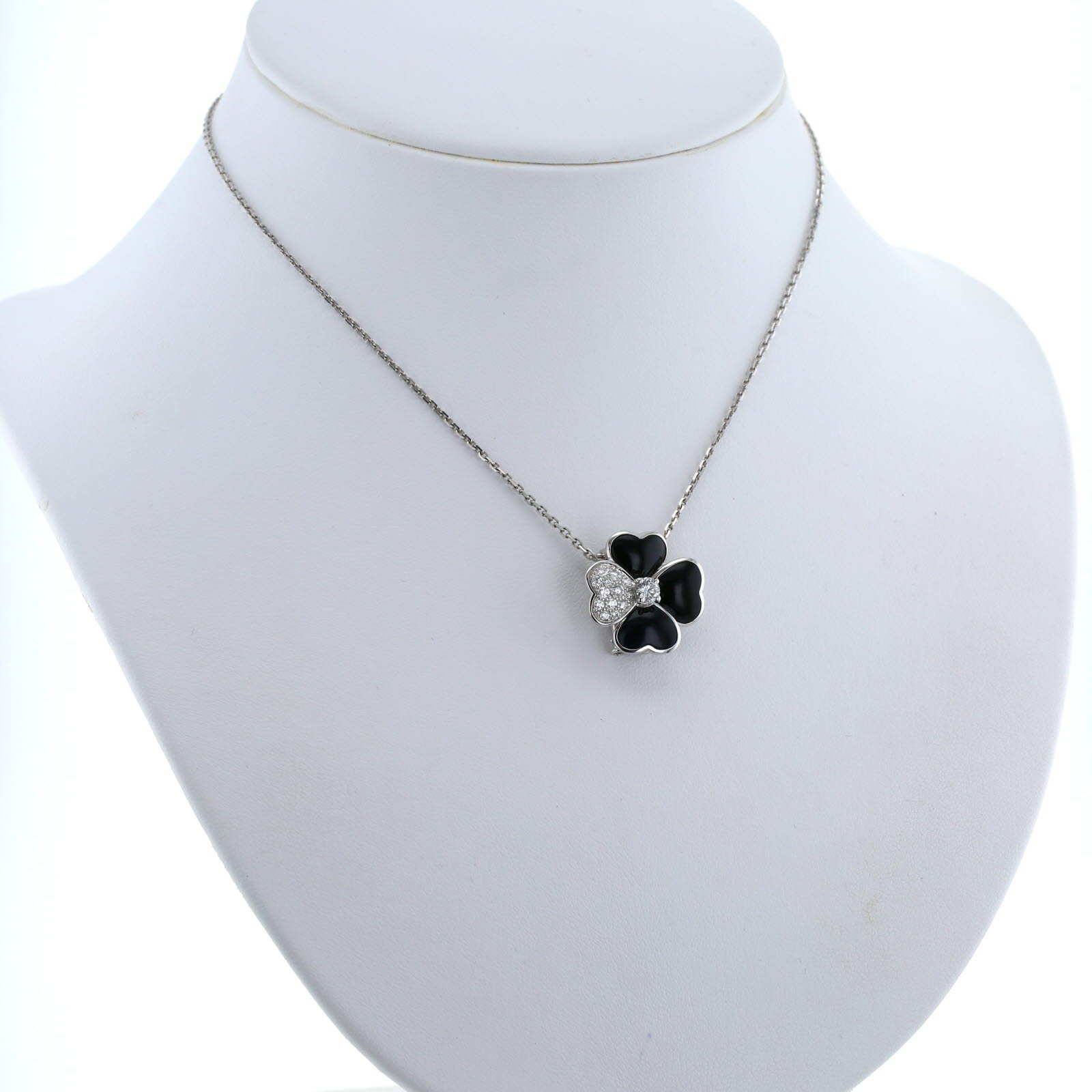 Broche-pendentif Van Cleef & Arpels Cosmos en or blanc, diamants et onyx