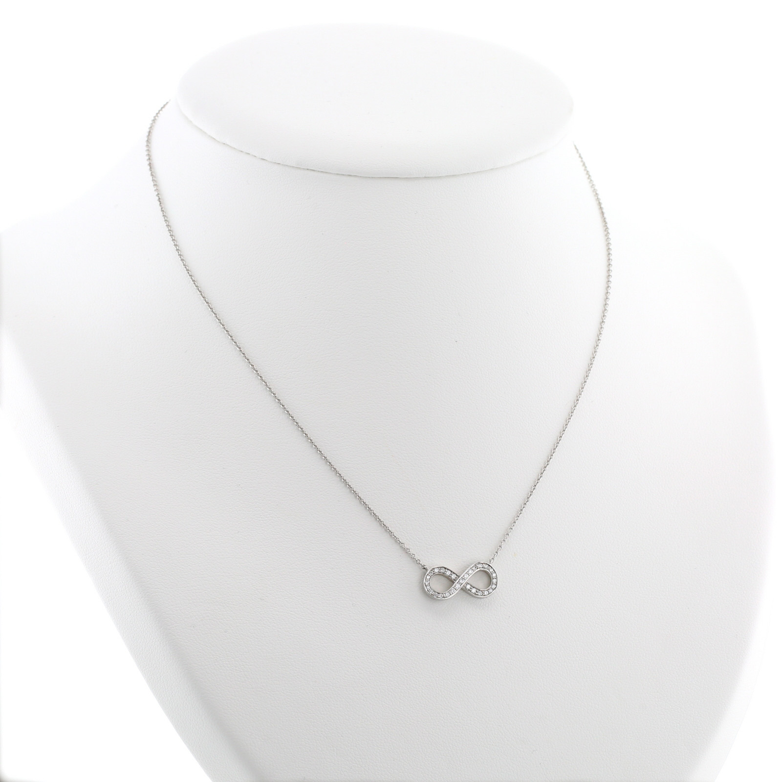 Collier Tiffany & Co Infinity en platine et diamants
