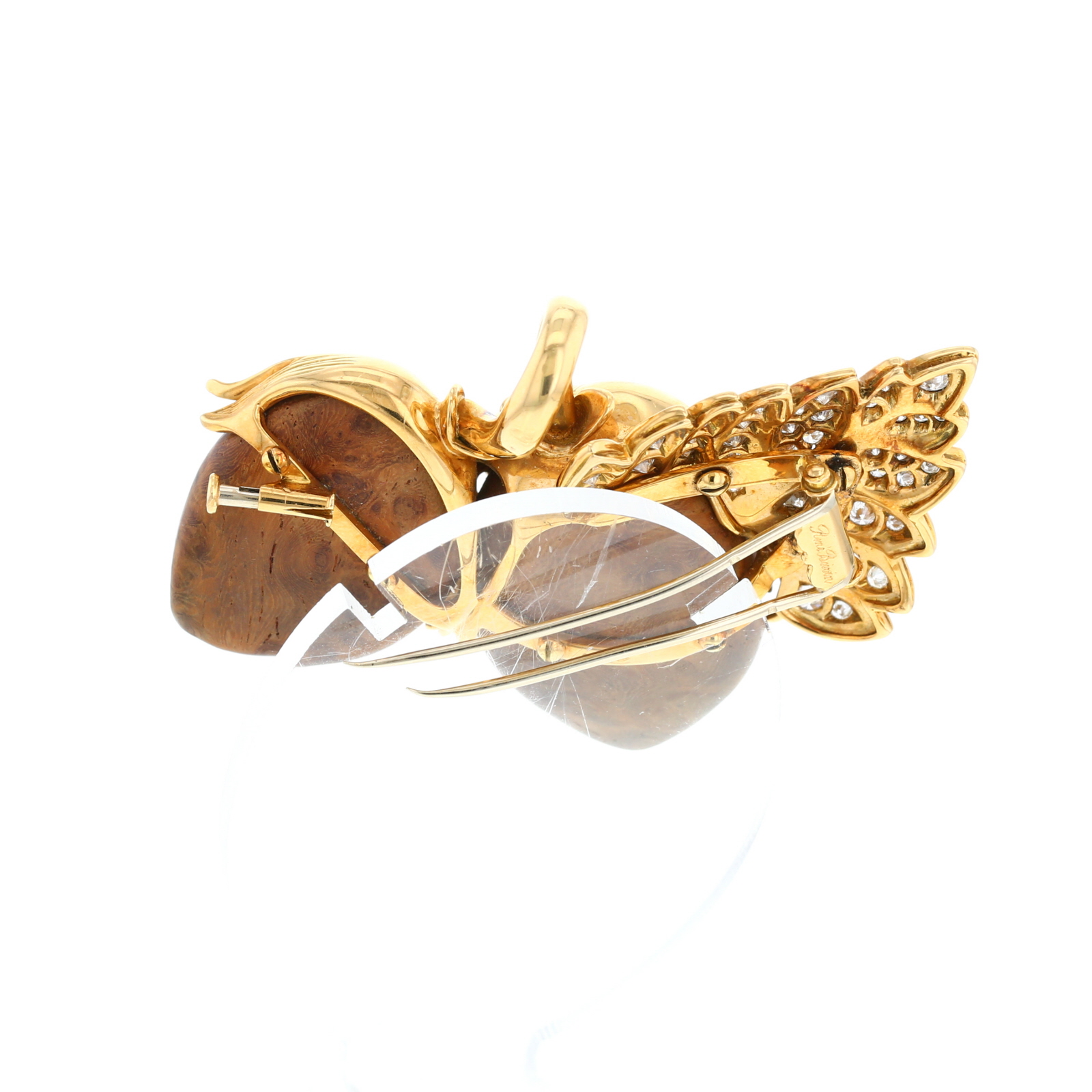 Rene Boivin  brooch-pendant in yellow gold, wood and diamonds