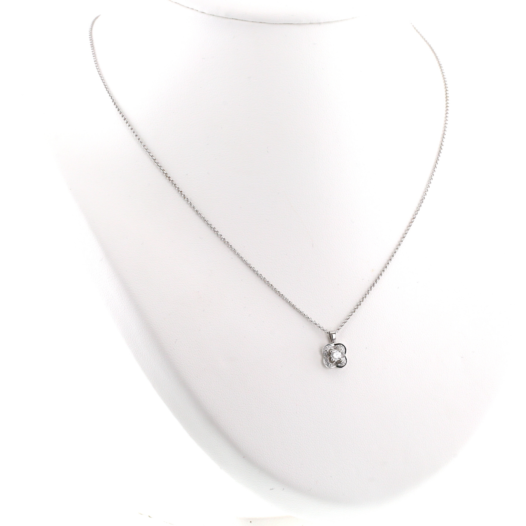Mauboussin Chance Of Love #2 pendant in white gold and diamonds