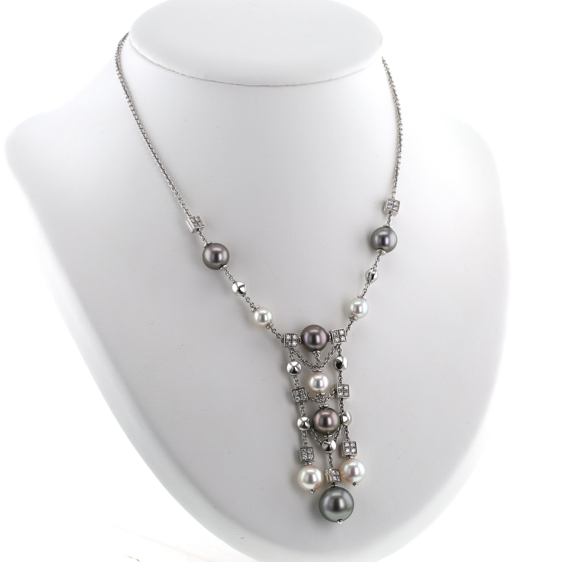 Collier Bulgari Lucéa en or blanc, perles de culture et diamants