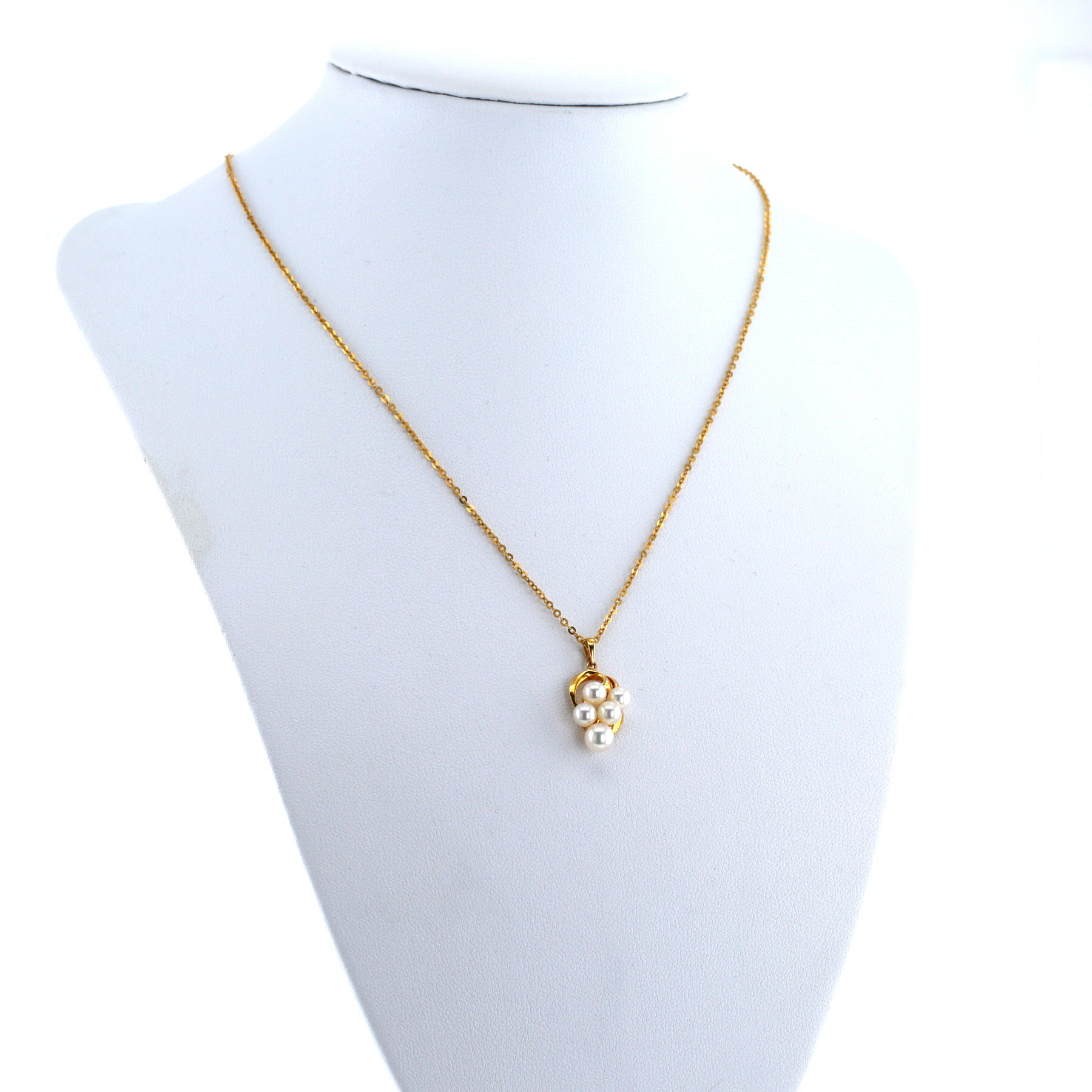 Pendentif Mikimoto  en or jaune et perles de culture