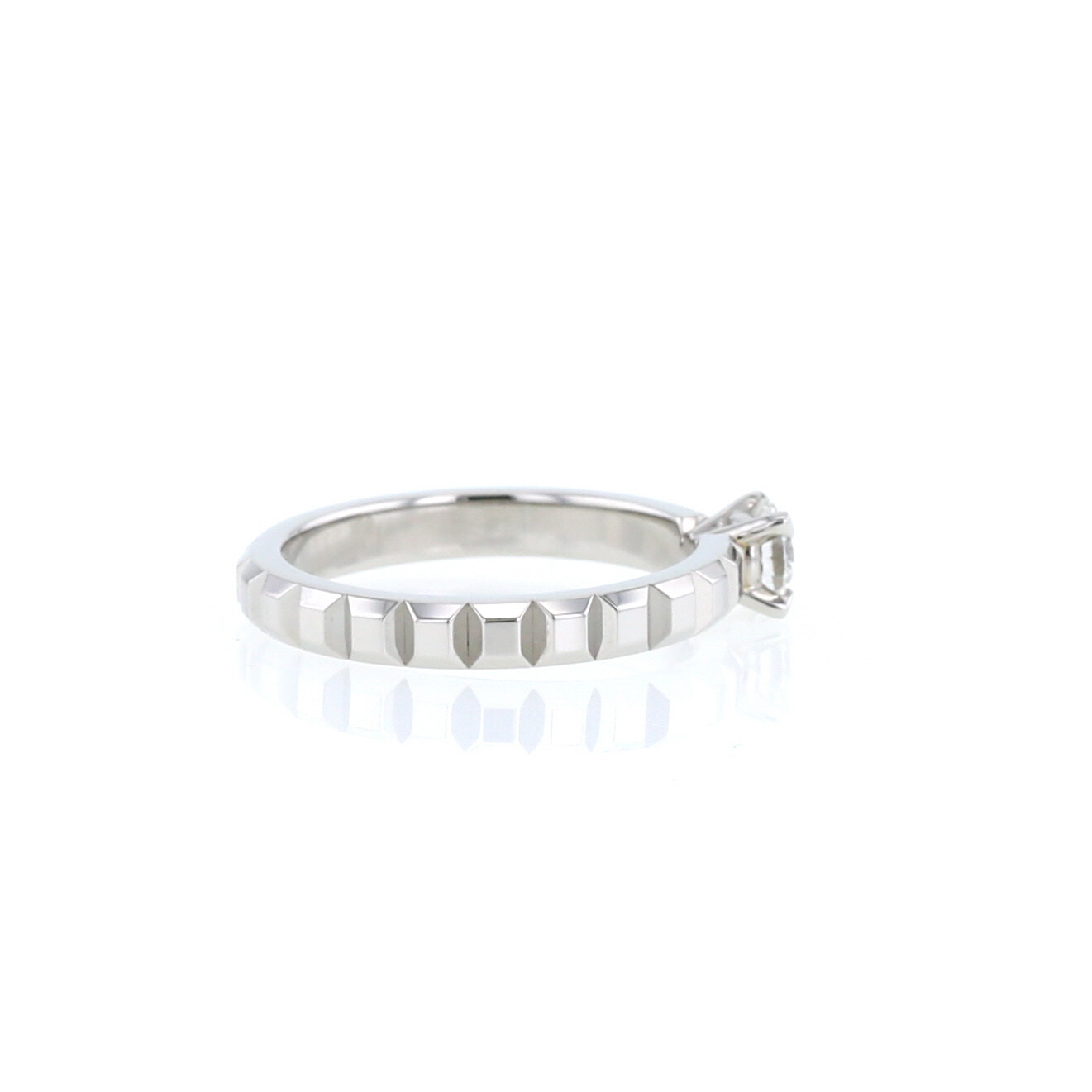 Boucheron Clou de Paris ring in platinium and diamond