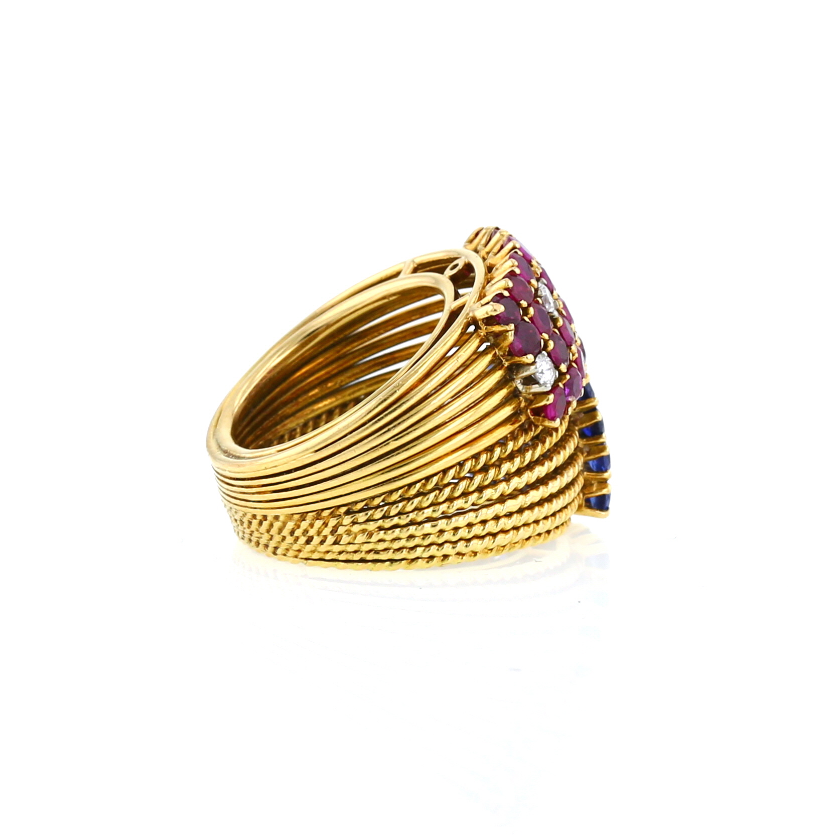 Bague années 60 Vintage  en or jaune, saphirs, rubis et diamants