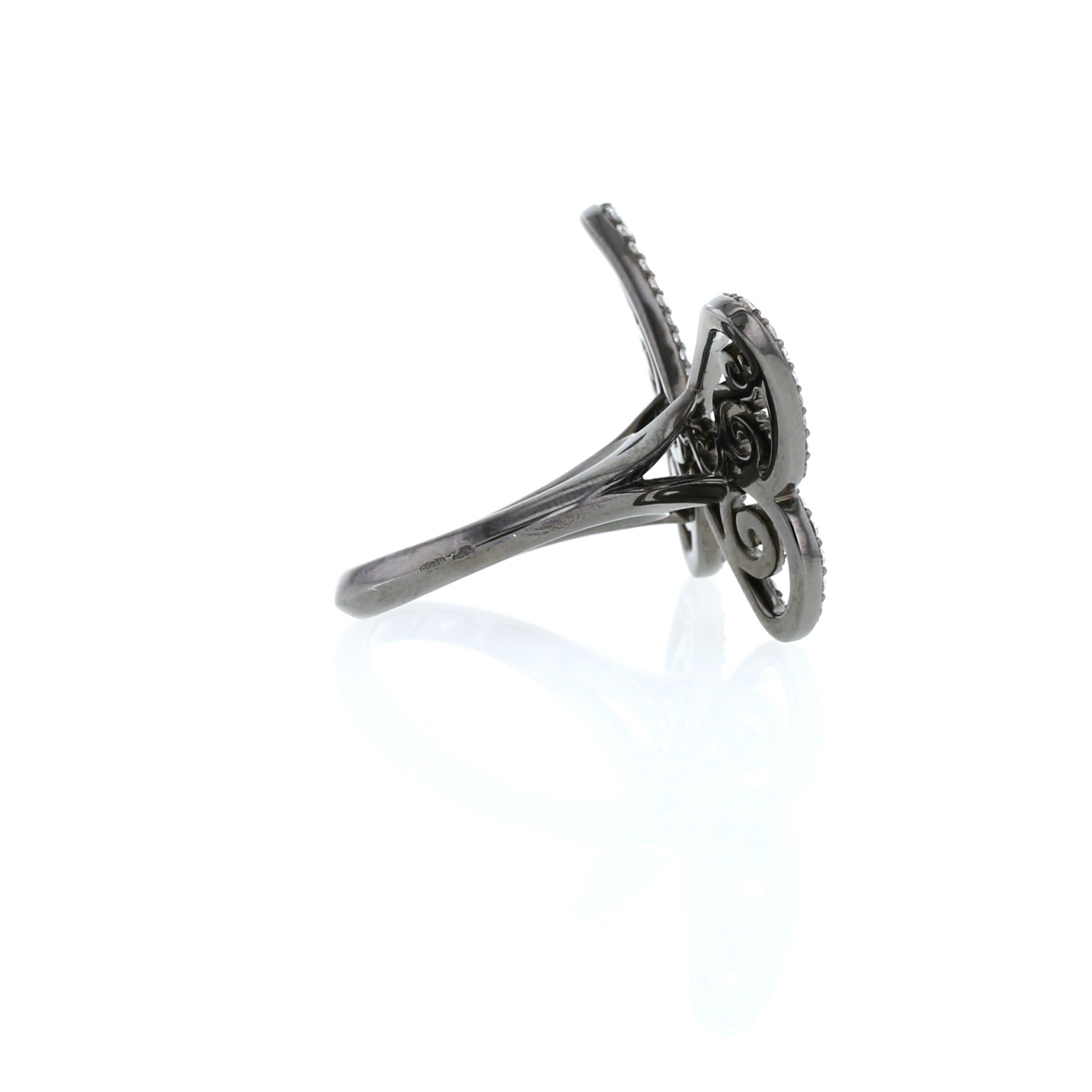 Anello Messika Arabesque modello grande in oro invecchiato e diamanti