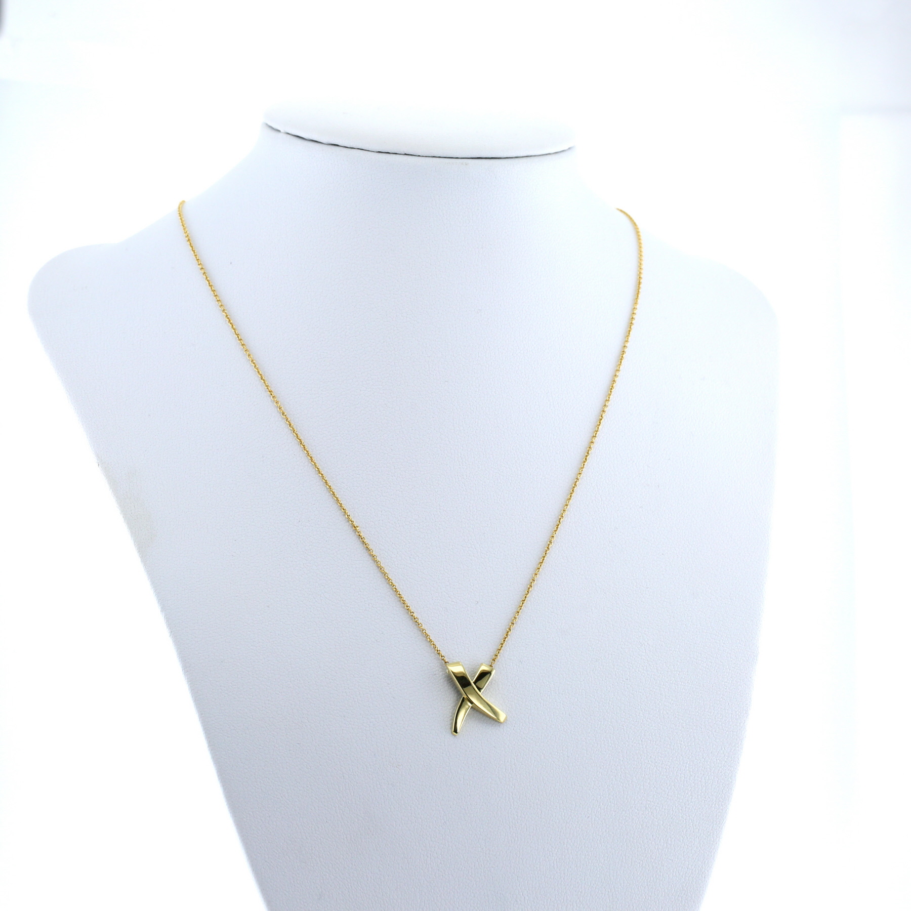 Tiffany 
Co Paloma’s Graffiti necklace in yellow gold