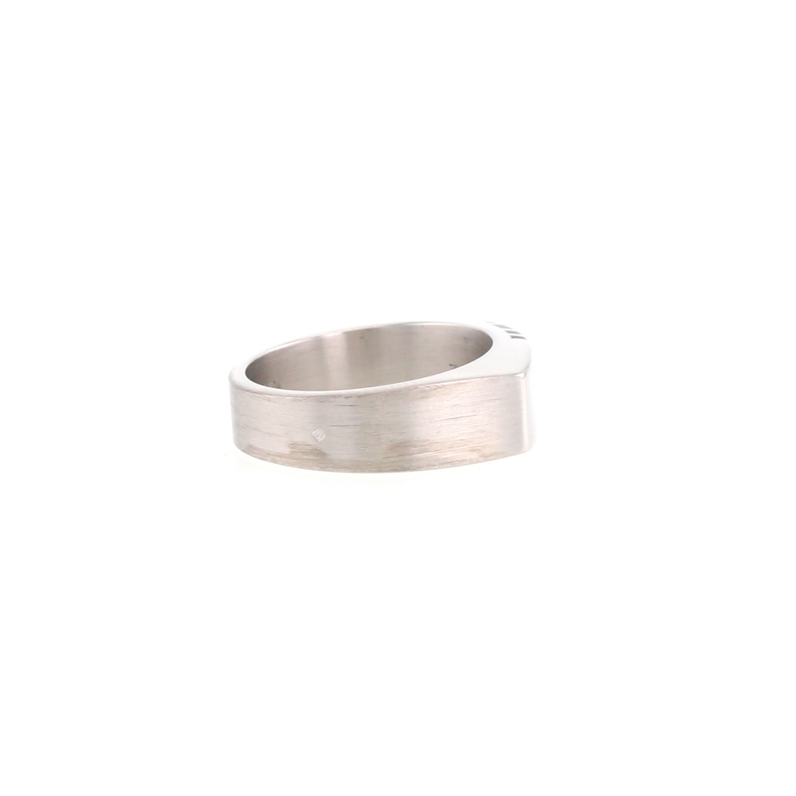 Anello Chaumet  in oro bianco e smalto nero