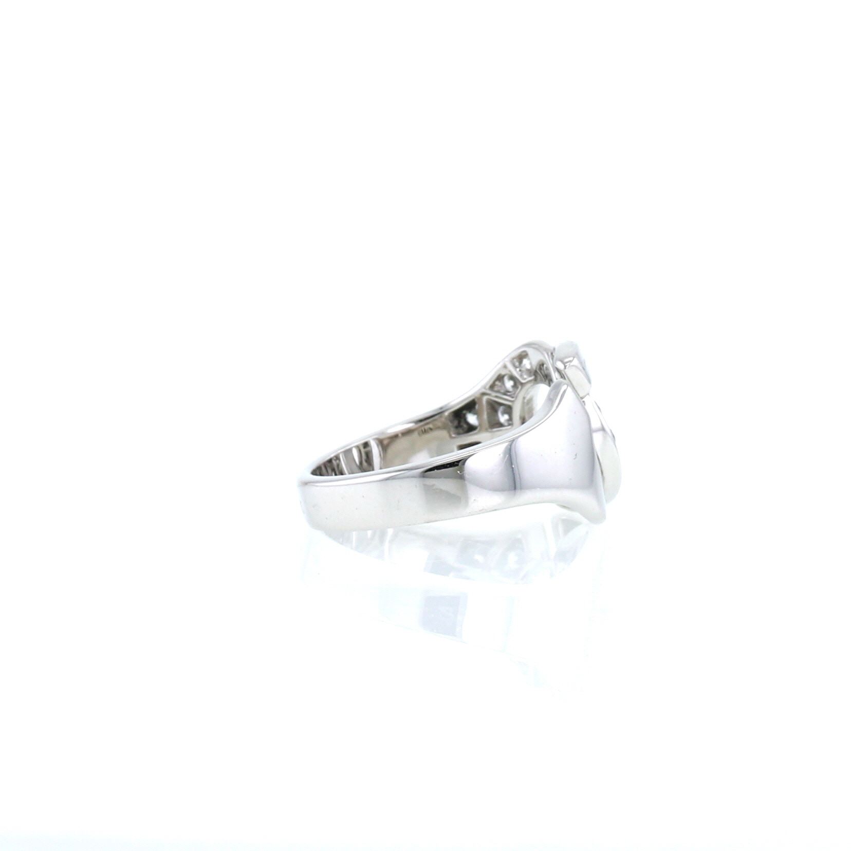 Dinh Van Menottes R12 ring in white gold and diamonds