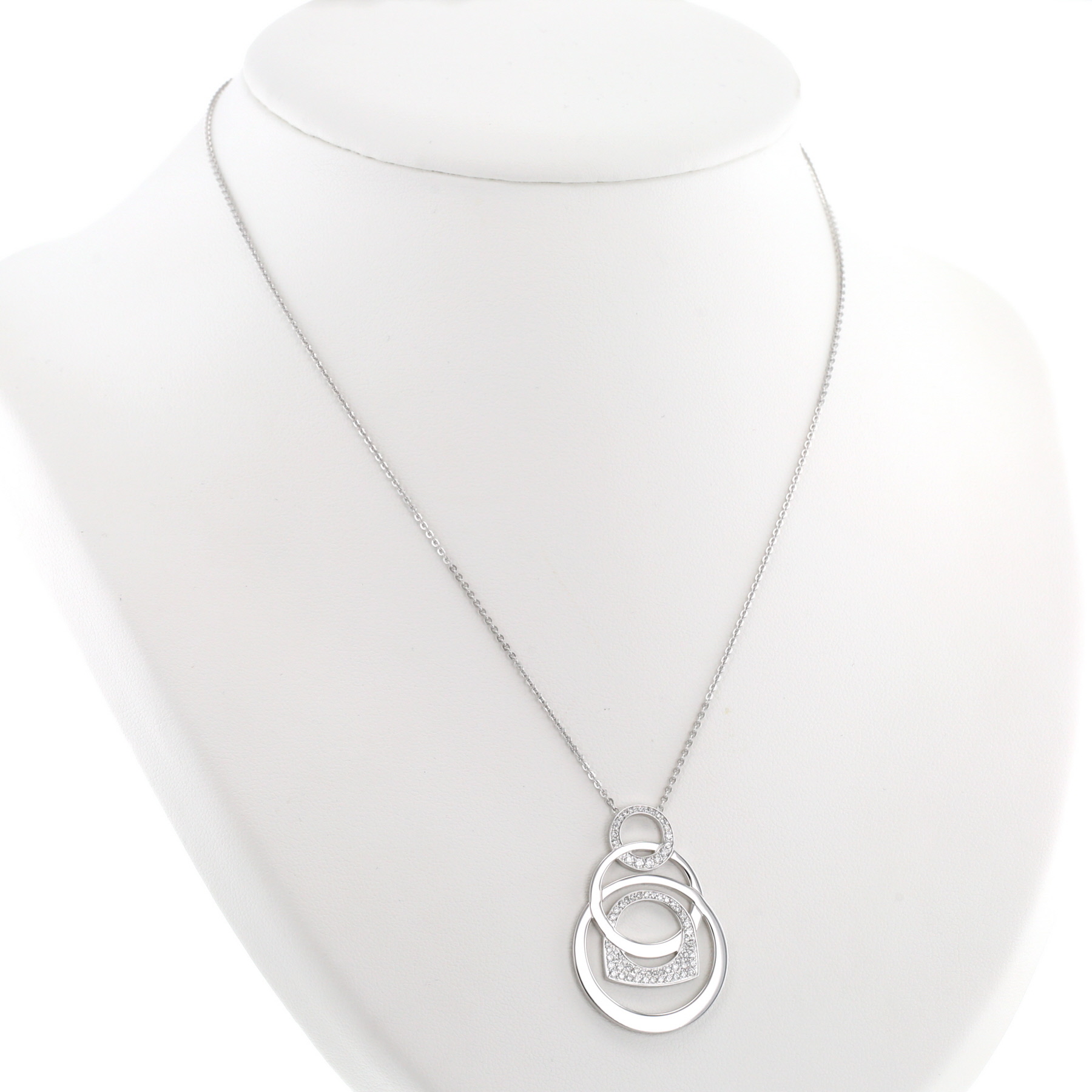 Collier Fred Success grand modèle en or blanc et diamants