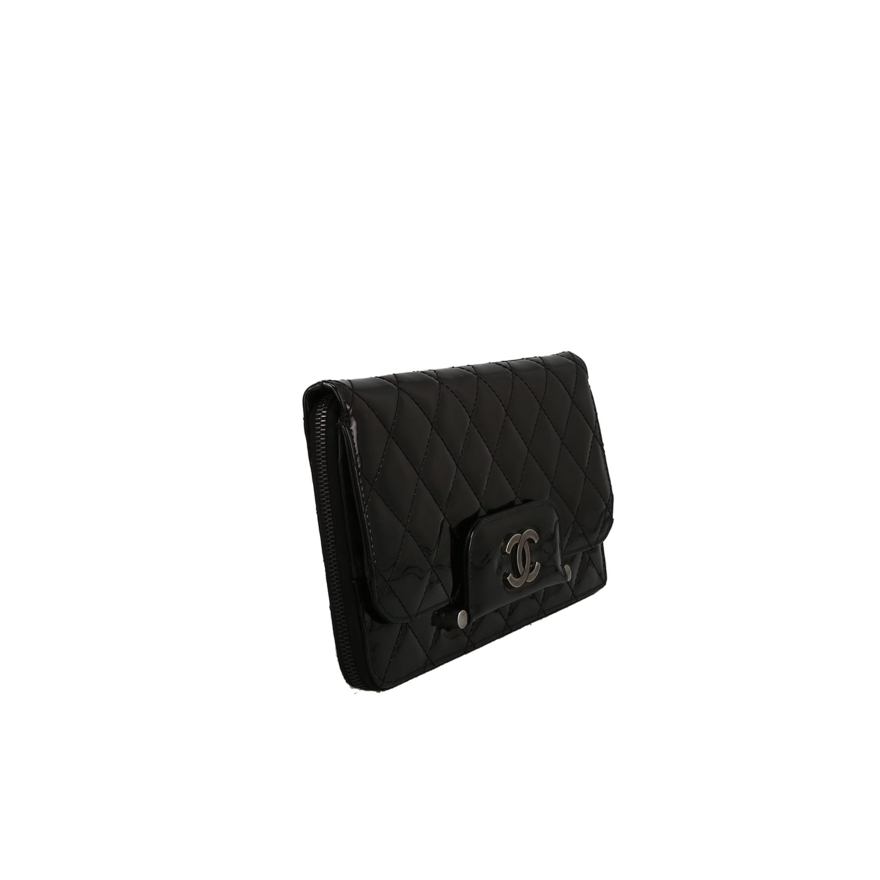 Chanel   pouch  in black patent quilted leather