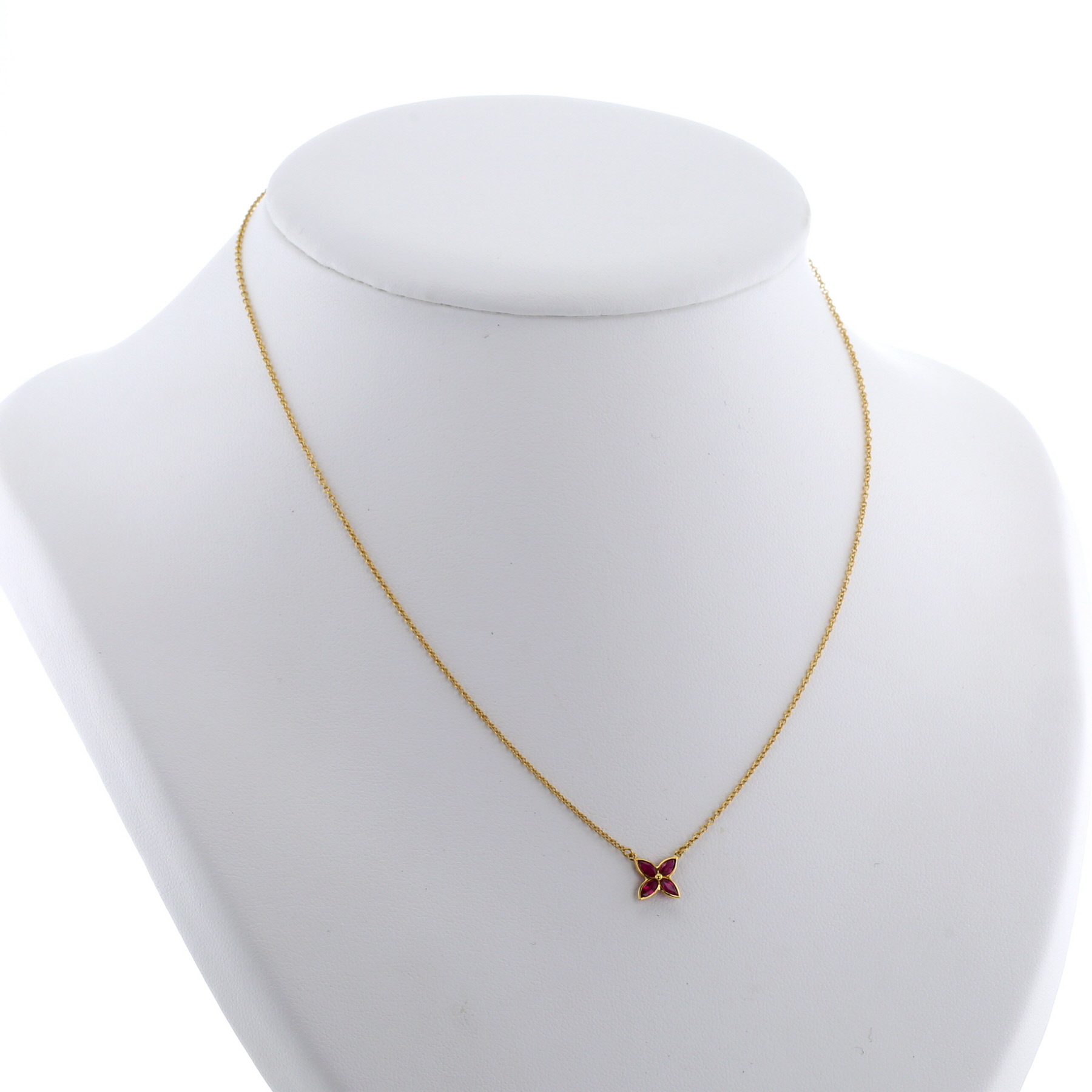 Collana Tiffany 
Co Victoria in oro giallo e rubini Collana Tiffany 
Co Victoria in oro giallo e rubini