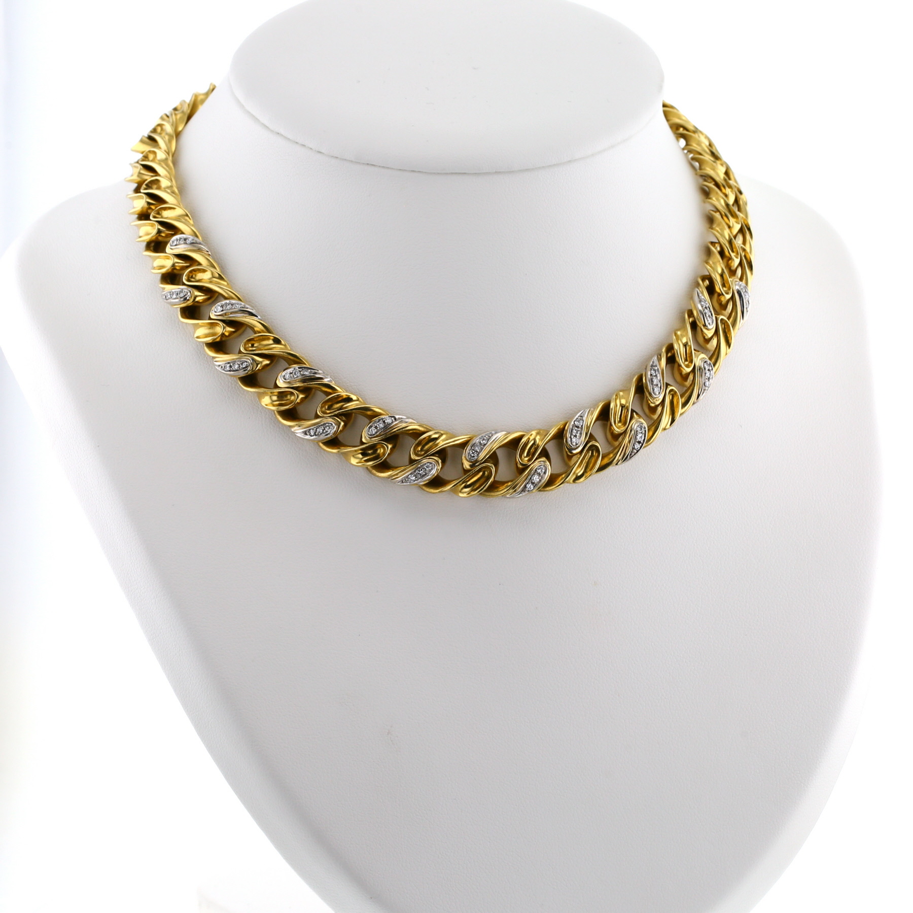 Vintage  necklace in yellow gold and diamonds