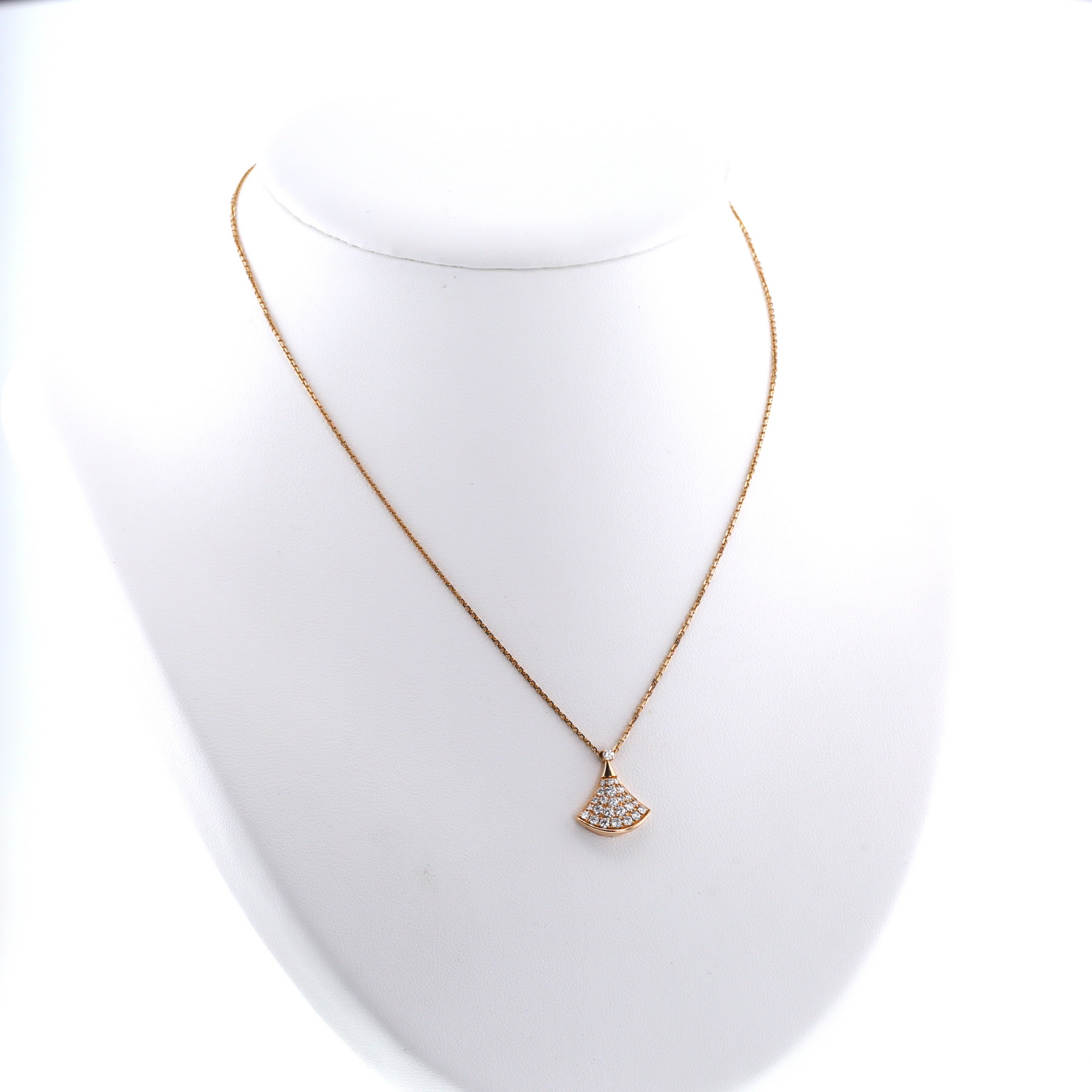 Collar Bulgari Diva's Dream de oro rosa y diamantes