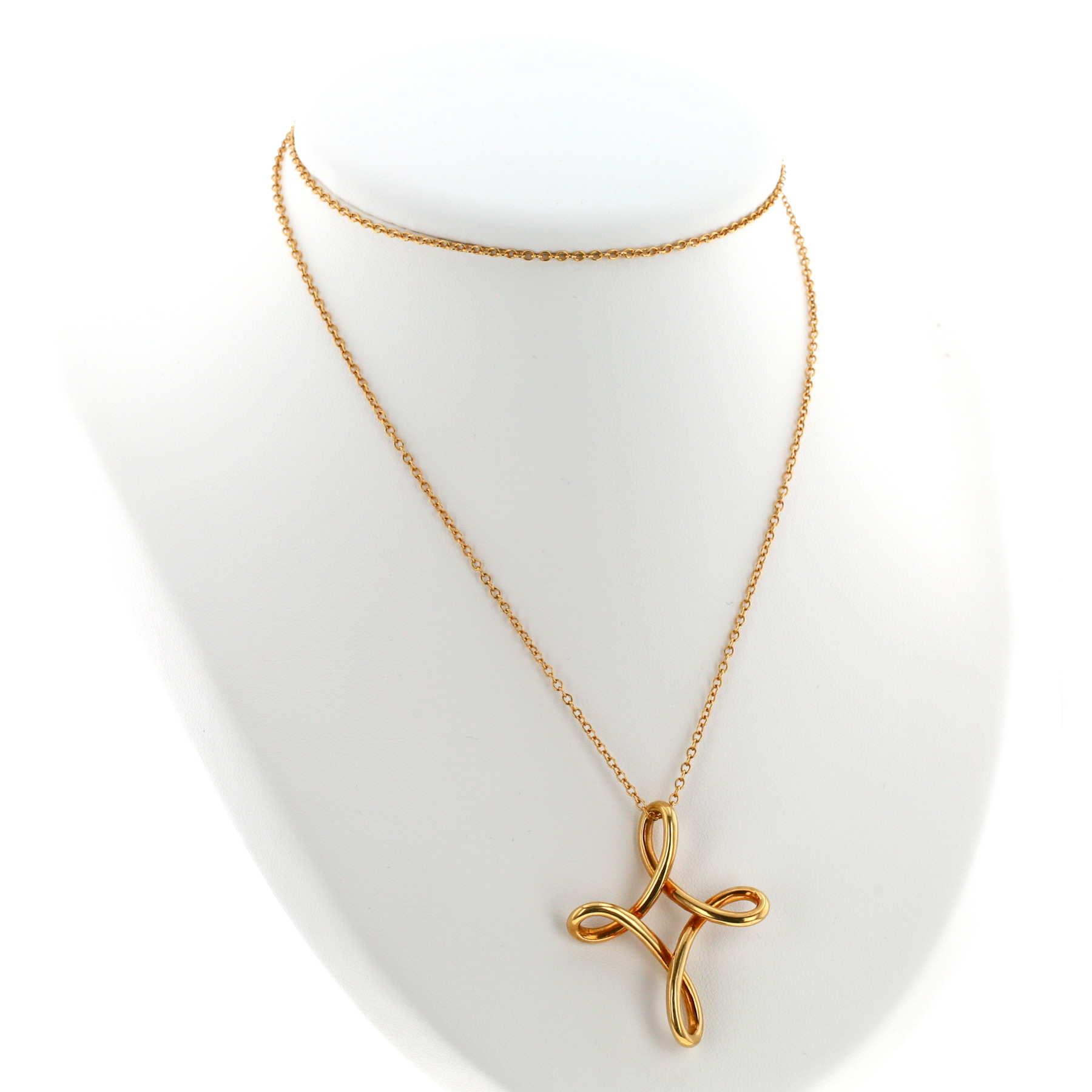 Colgante Tiffany & Co Infinity modelo grande de oro amarillo