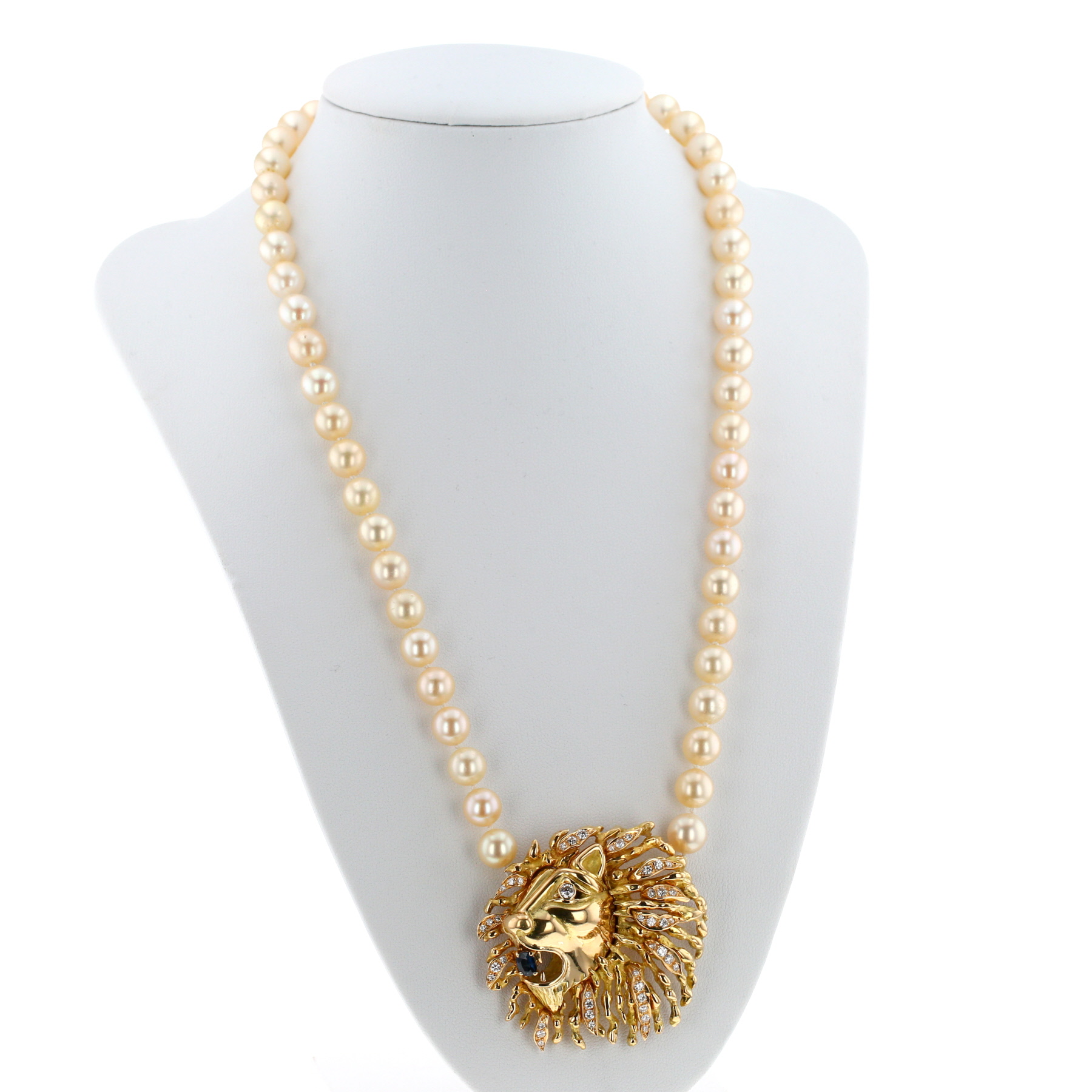 Collier années 70 Chaumet  en or jaune, diamants, saphir et perles de culture