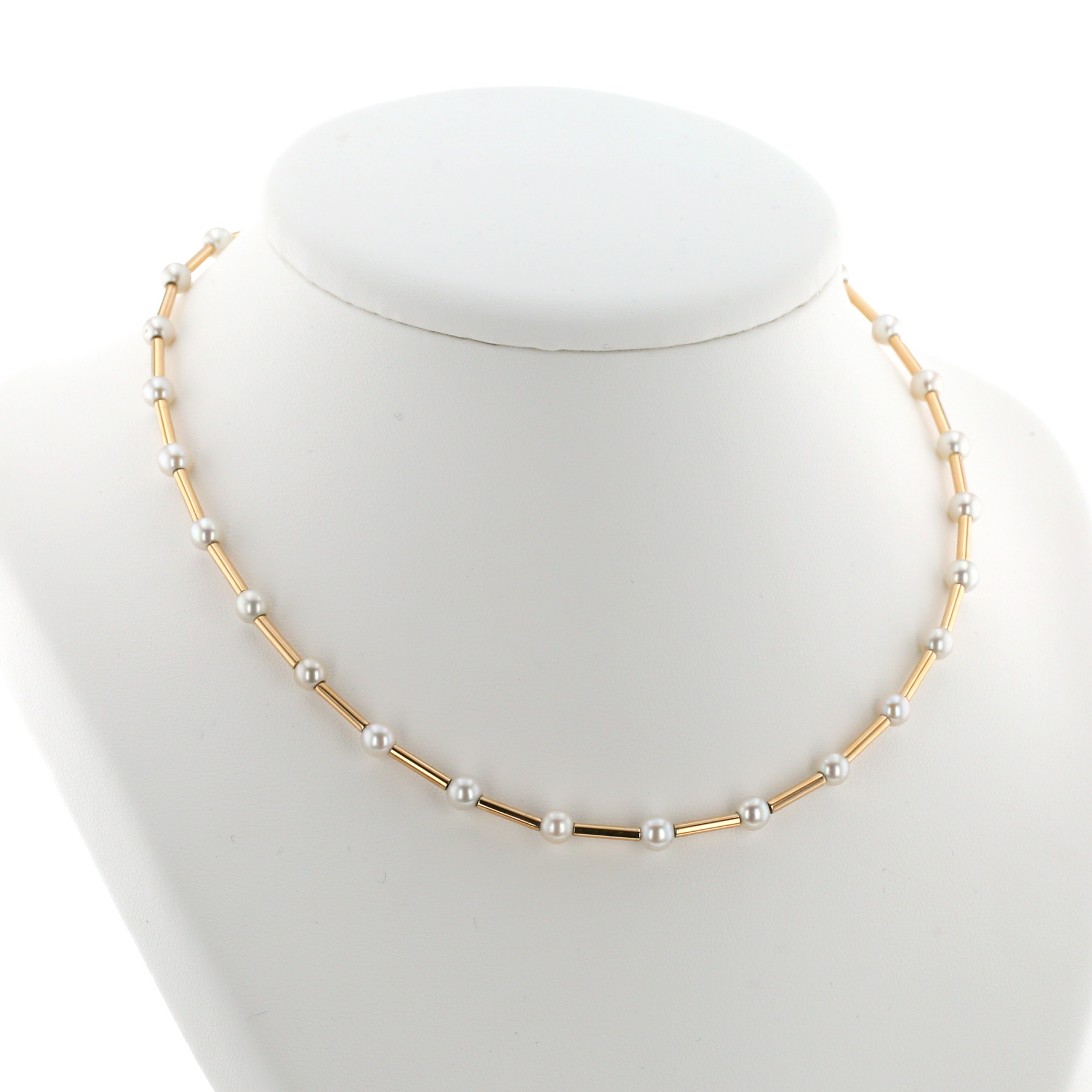 Collana Poiray Fuseau in oro giallo e perle coltivate