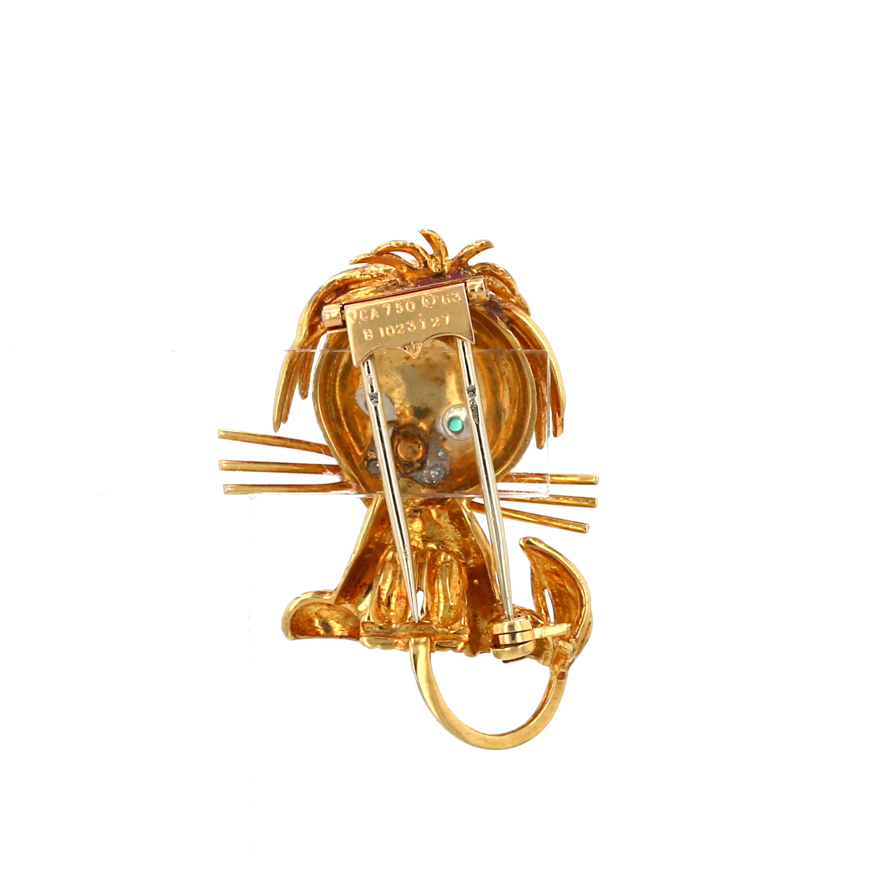 Broche Van Cleef & Arpels Lion Ebouriffé petit modèle en or jaune, diamants et émeraude