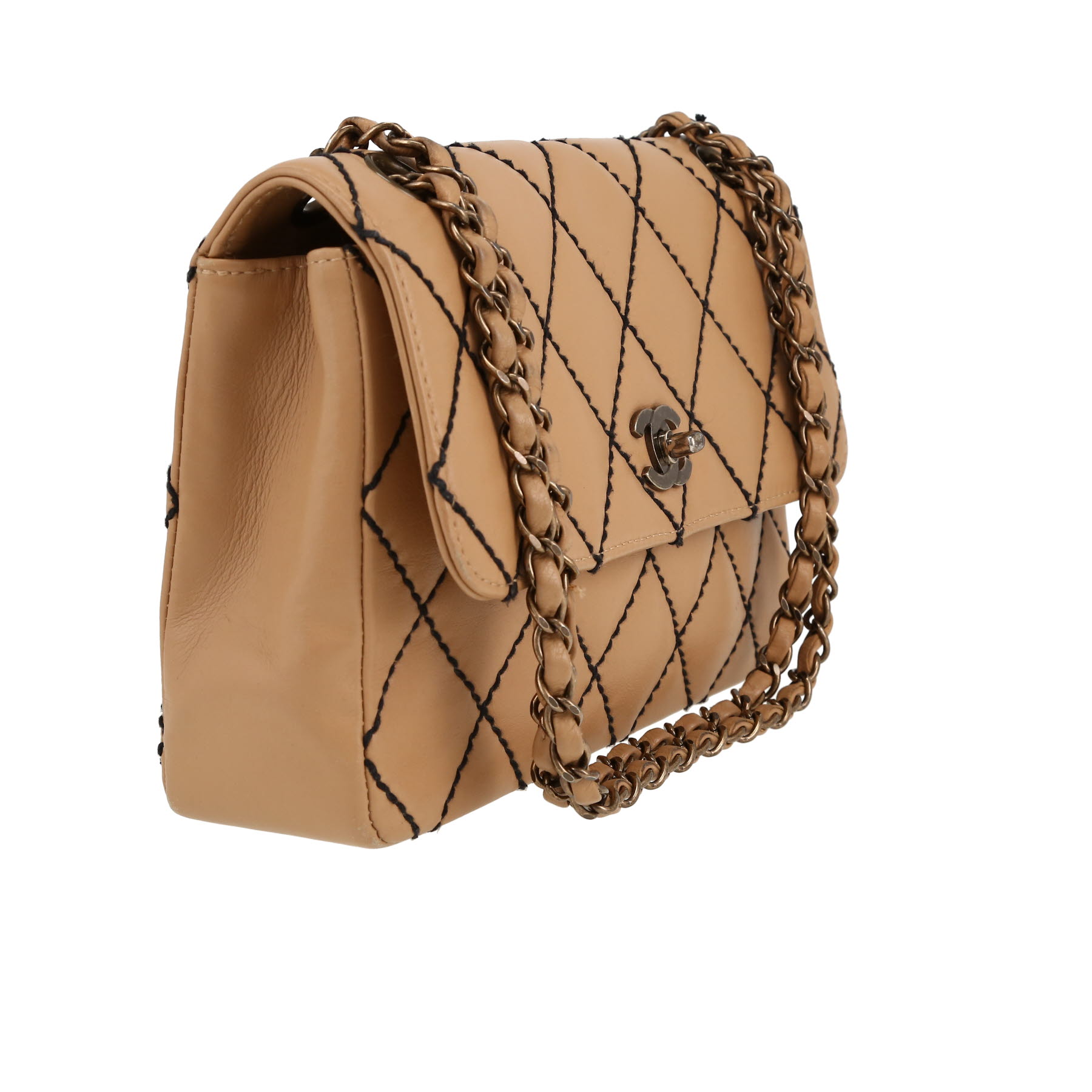 Chanel   handbag  in beige quilted leather