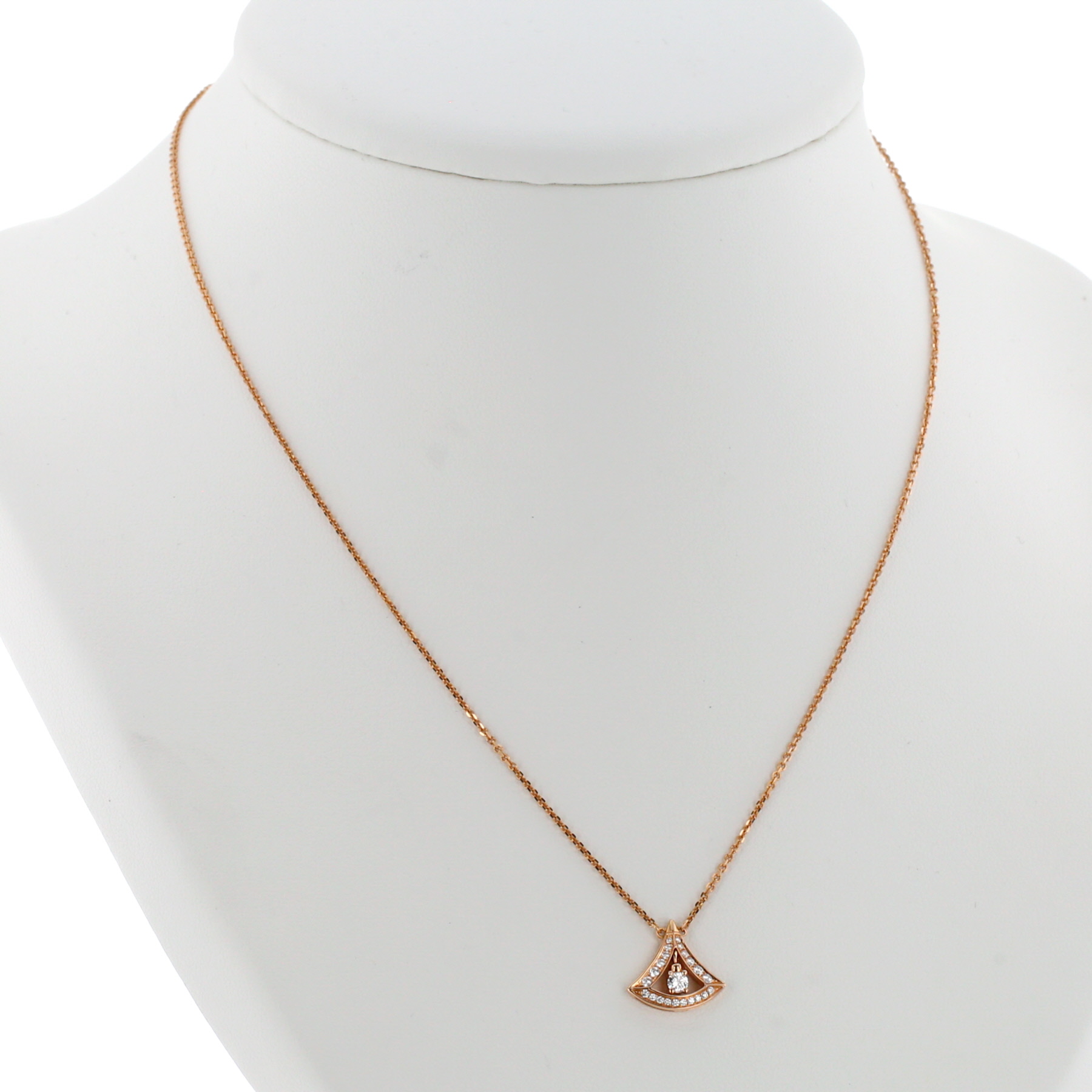 Collar Bulgari Diva's Dream en oro rosa y diamantes