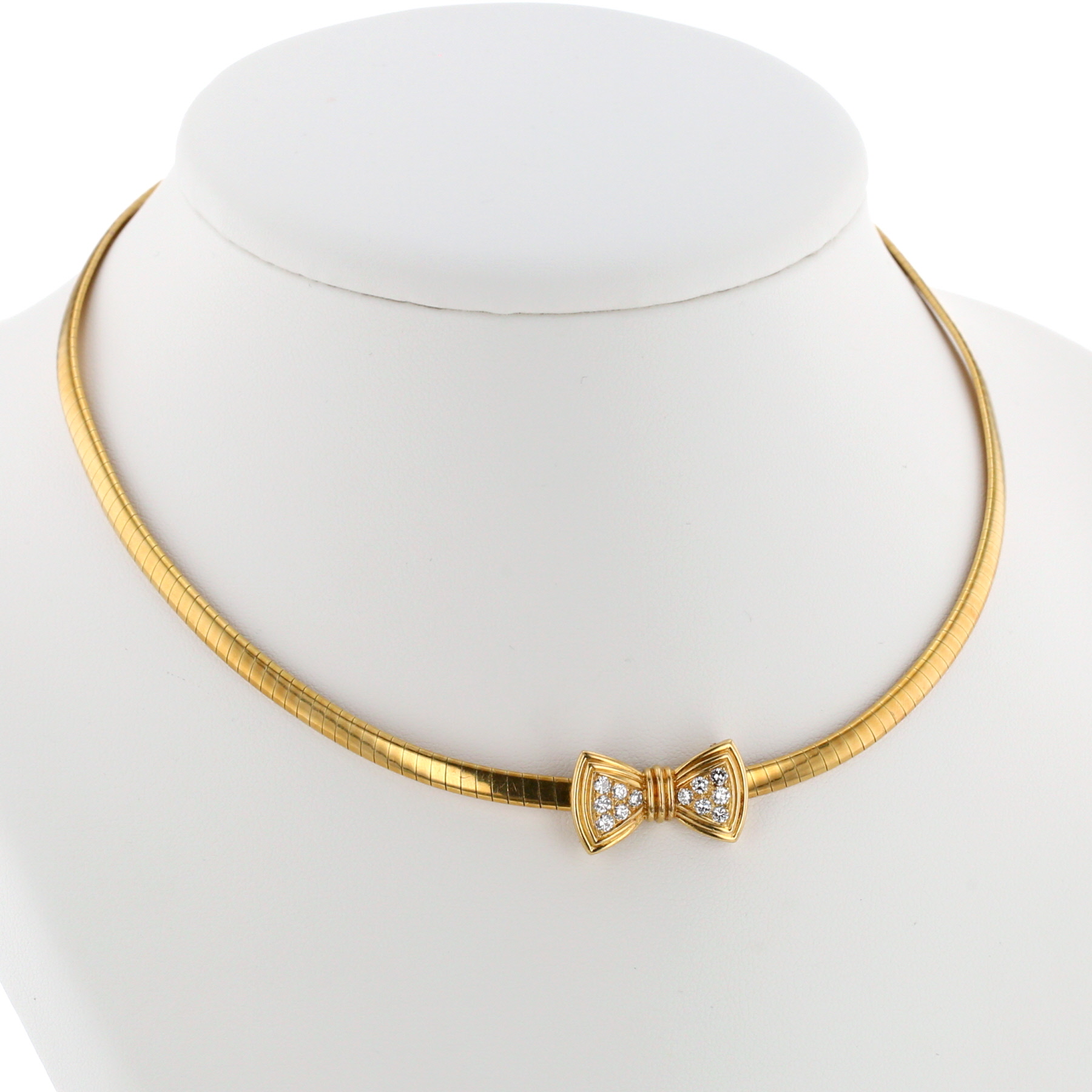 Van Cleef 
Arpels  necklace in yellow gold and diamonds