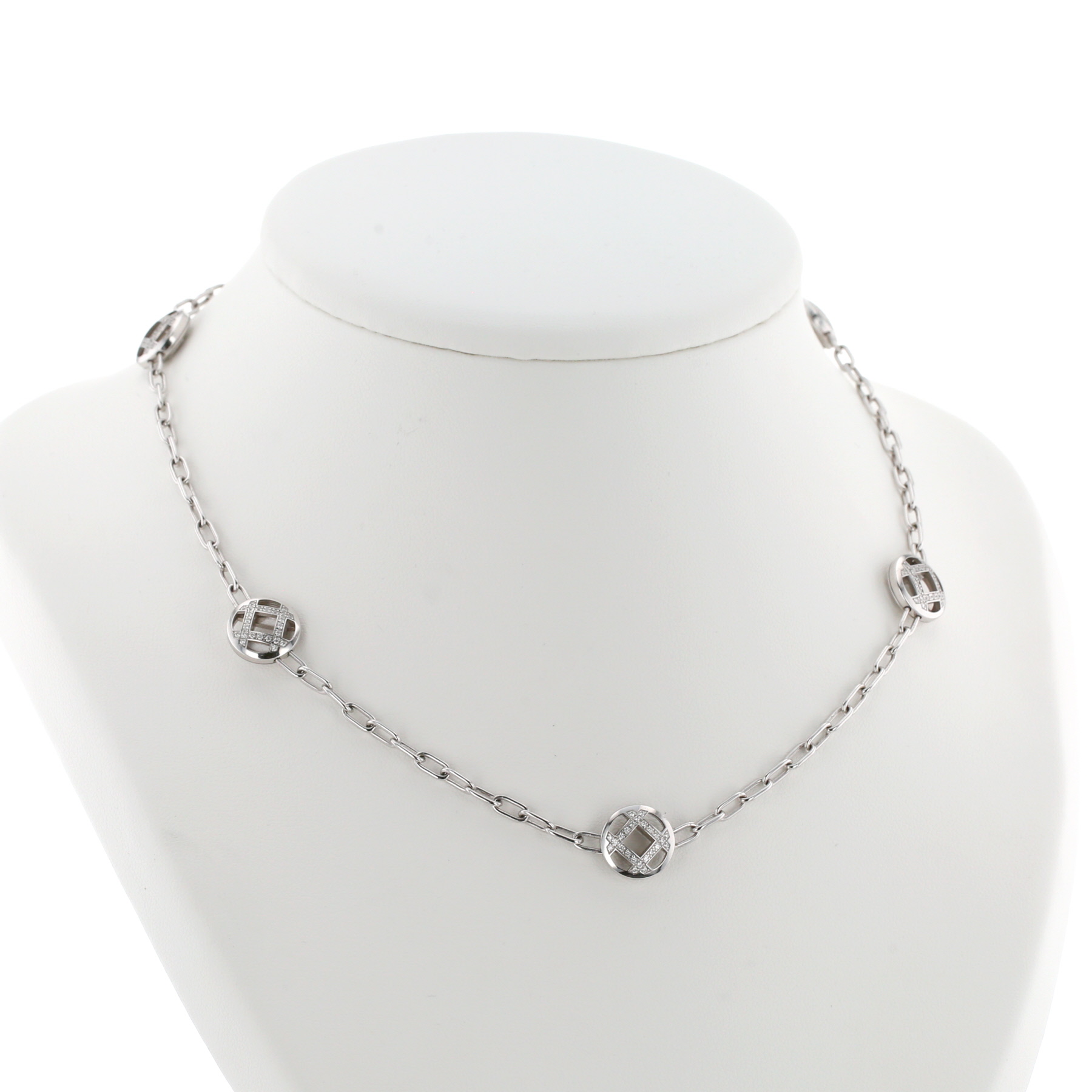 Collar Cartier Pasha de oro blanco y diamantes