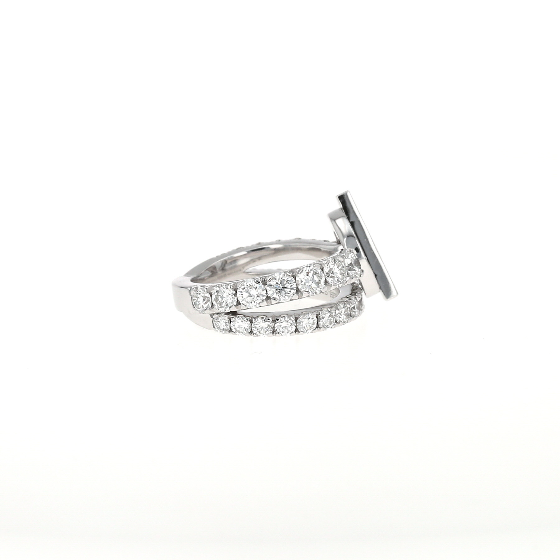 Sortija Hermès Finesse modelo grande de oro blanco y diamantes