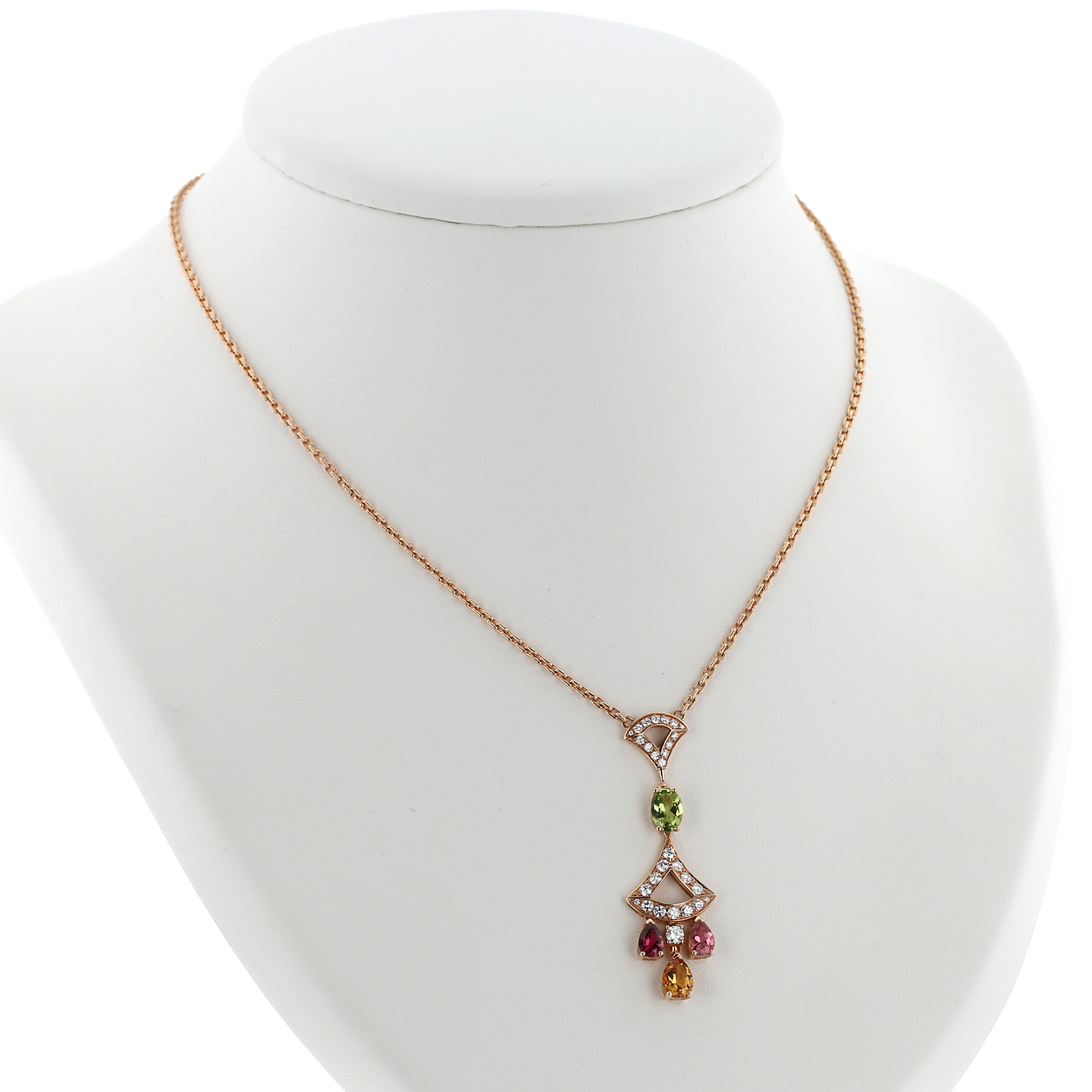 Collar Bulgari Diva's Dream de oro rosa, piedras finas y diamantes