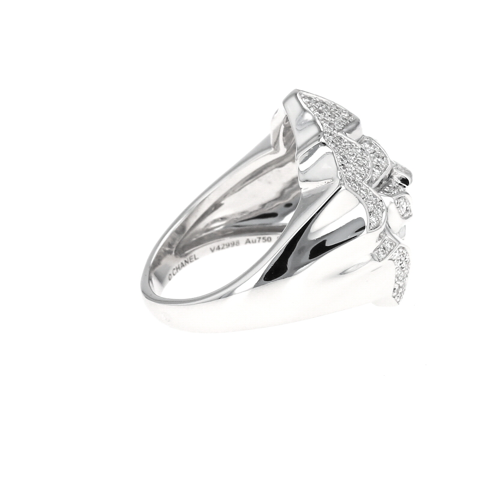 Chanel Sous le Signe du Lion ring in white gold and diamonds