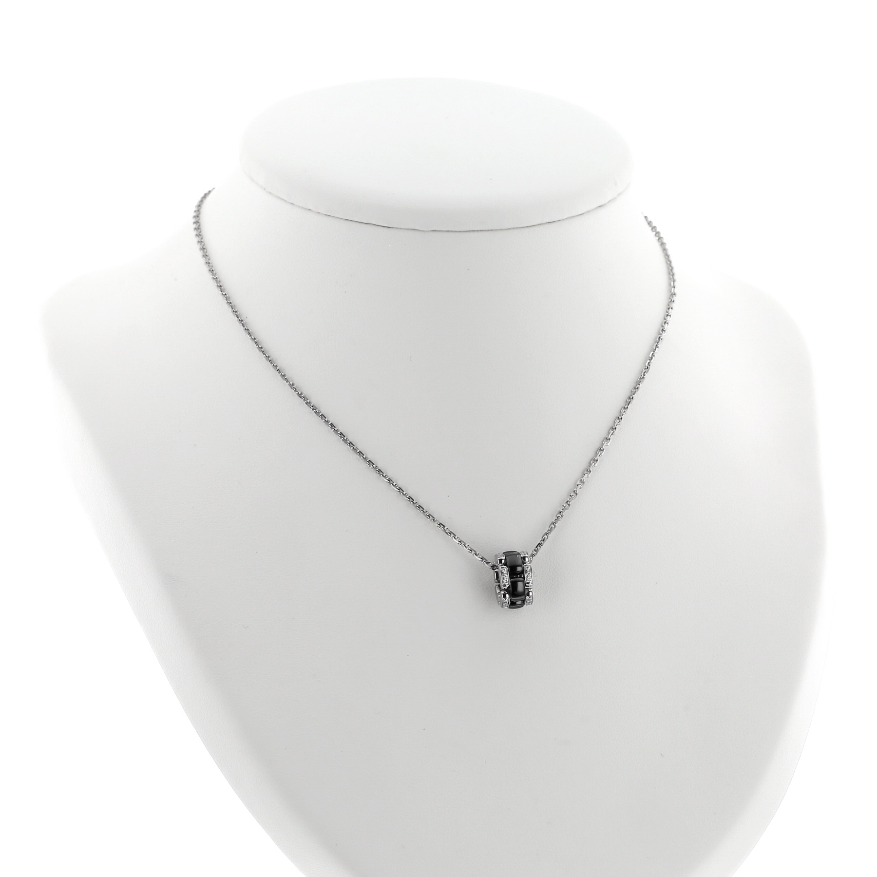 Collana Chanel Ultra in oro bianco, ceramica nero e diamanti