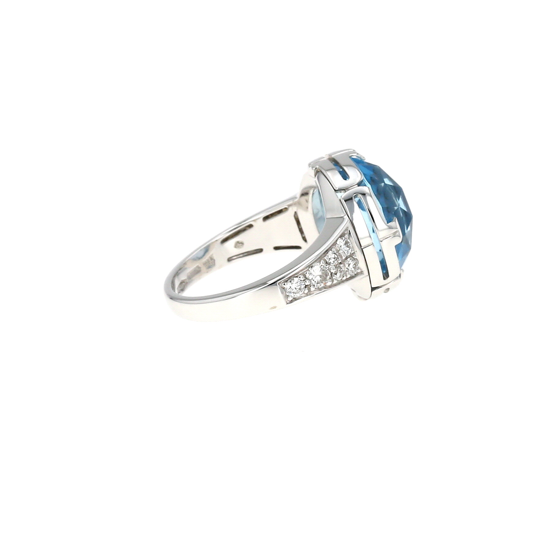 Bulgari Parentesi Cocktail ring in white gold, topaz and diamonds
