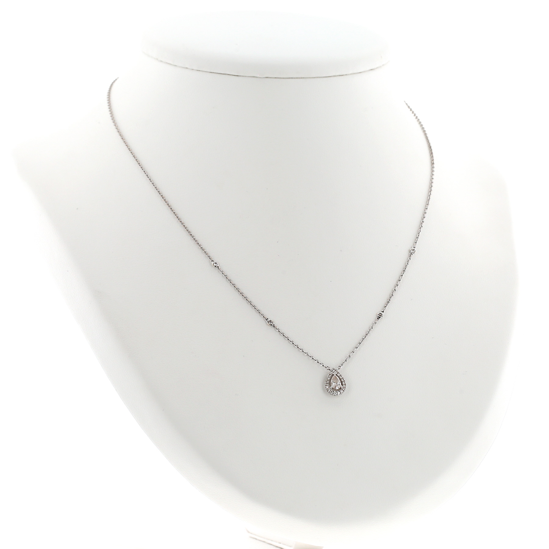 Collier Messika Joy en or blanc et diamants Collier Messika Joy en or blanc et diamants