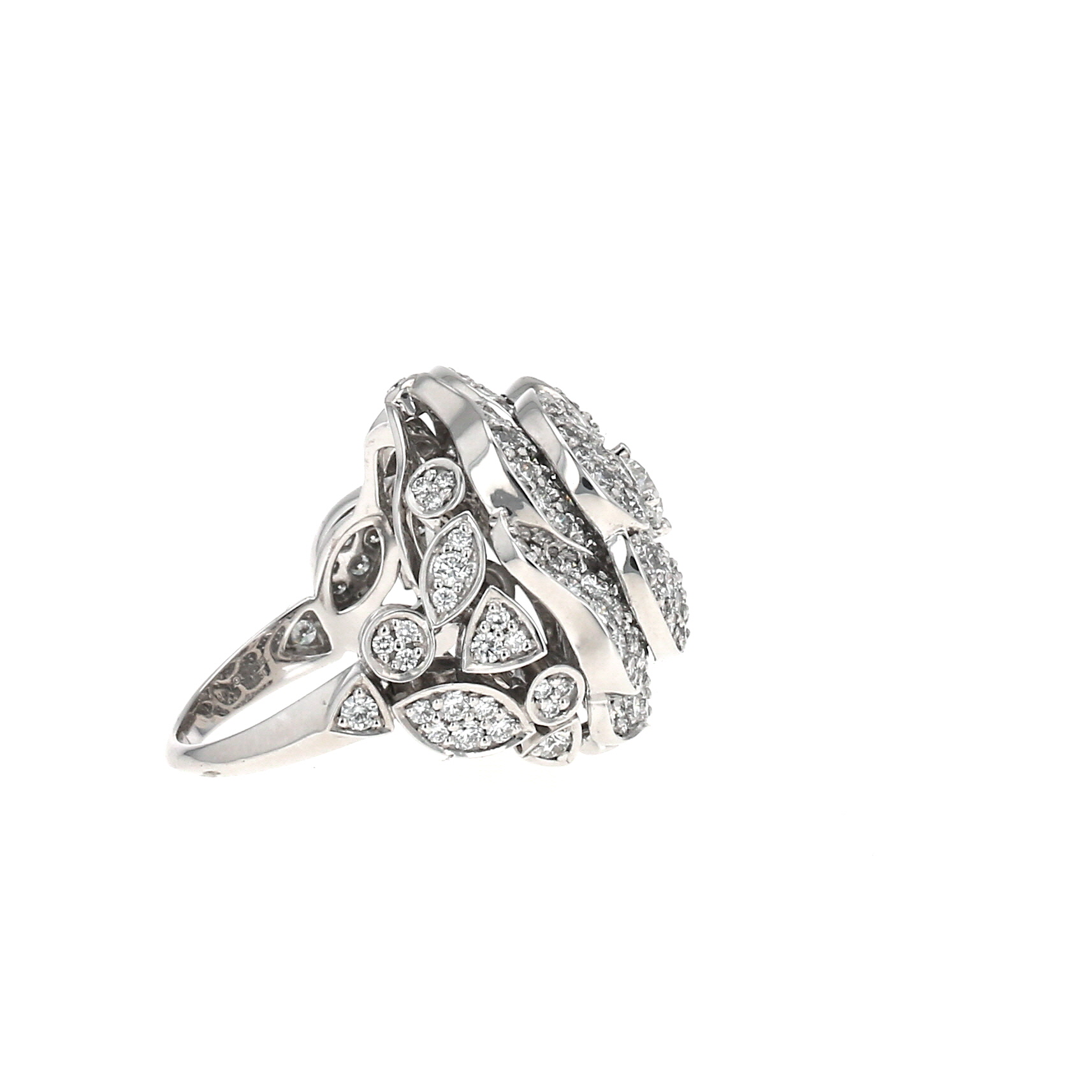 Chanel Camelia ring in white gold and diamonds