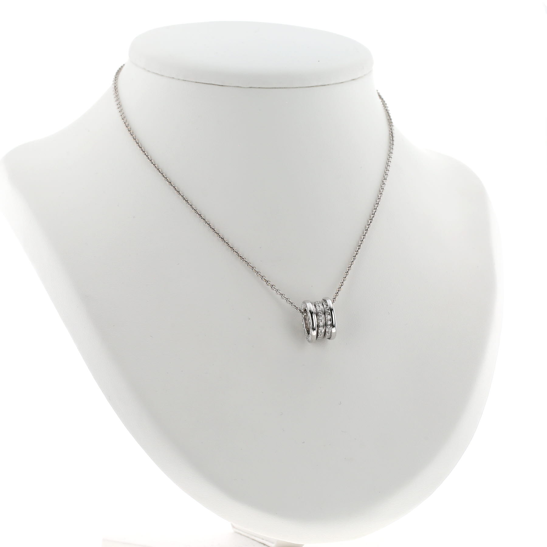 Colgante Bulgari B.Zero1 de oro blanco y diamantes
