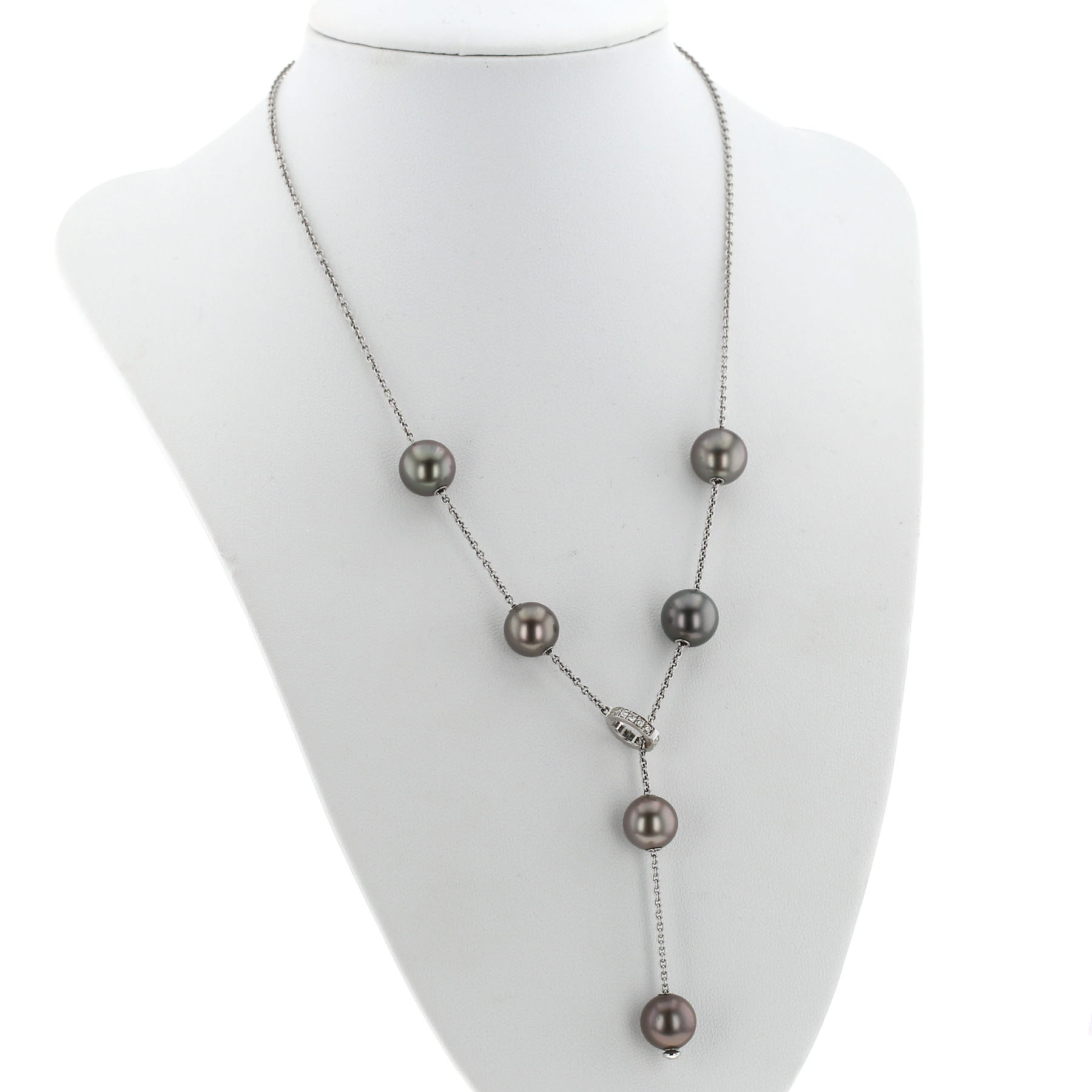 Collier Mikimoto  en or blanc, perles de culture de Tahiti et diamants