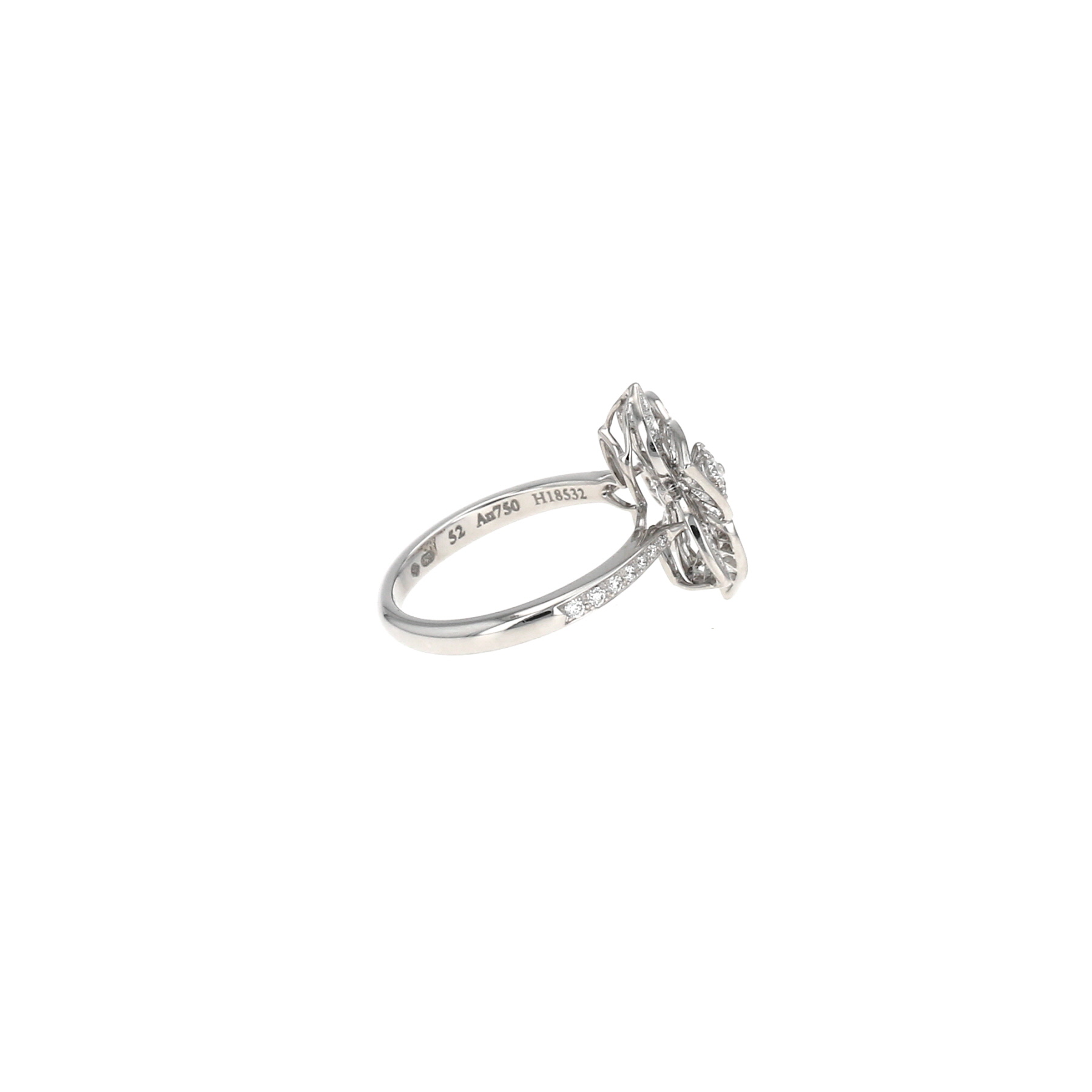 Anello Boucheron Pensée de Diamants in oro bianco e diamanti