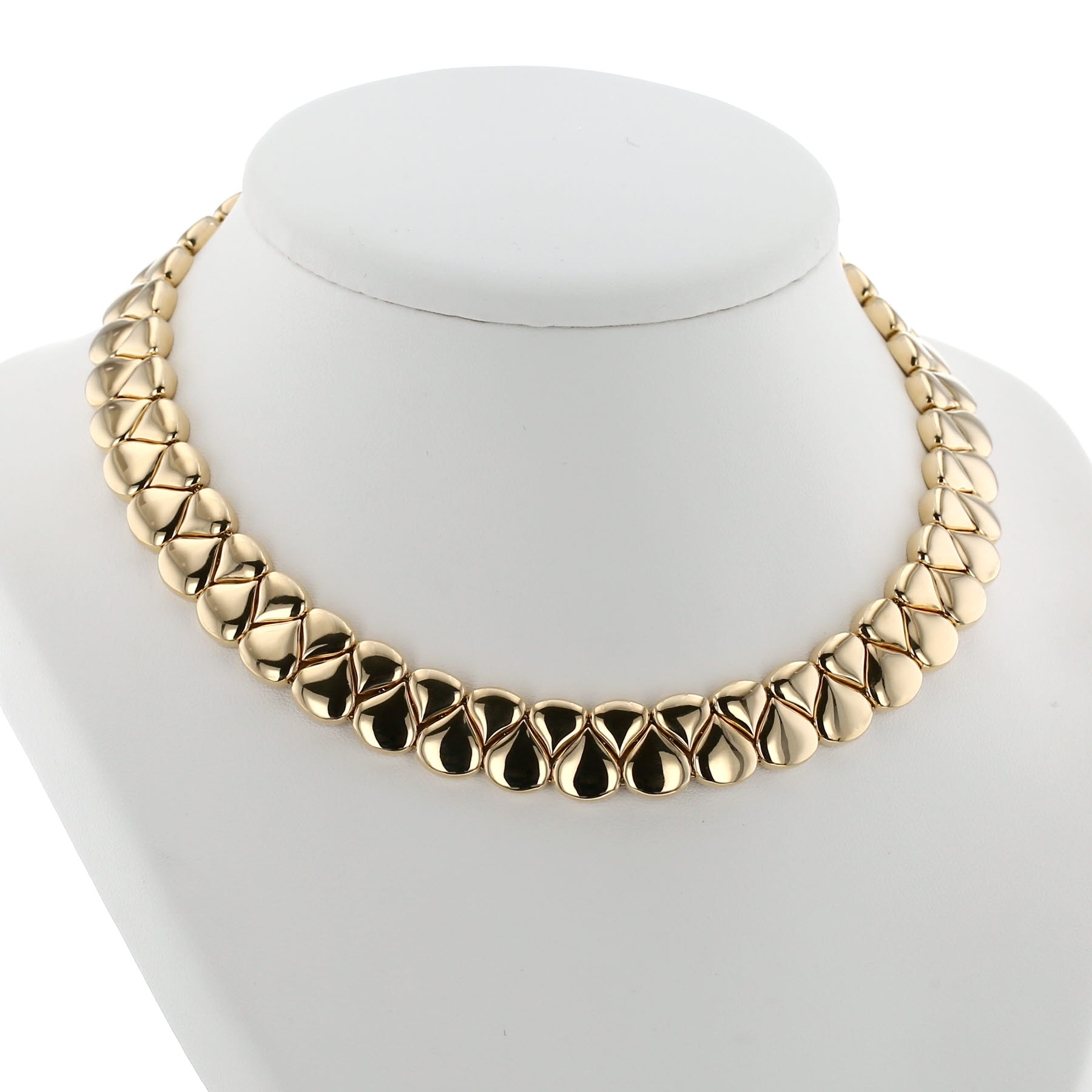 Collier années 1990 Chaumet Tsouka en or jaune