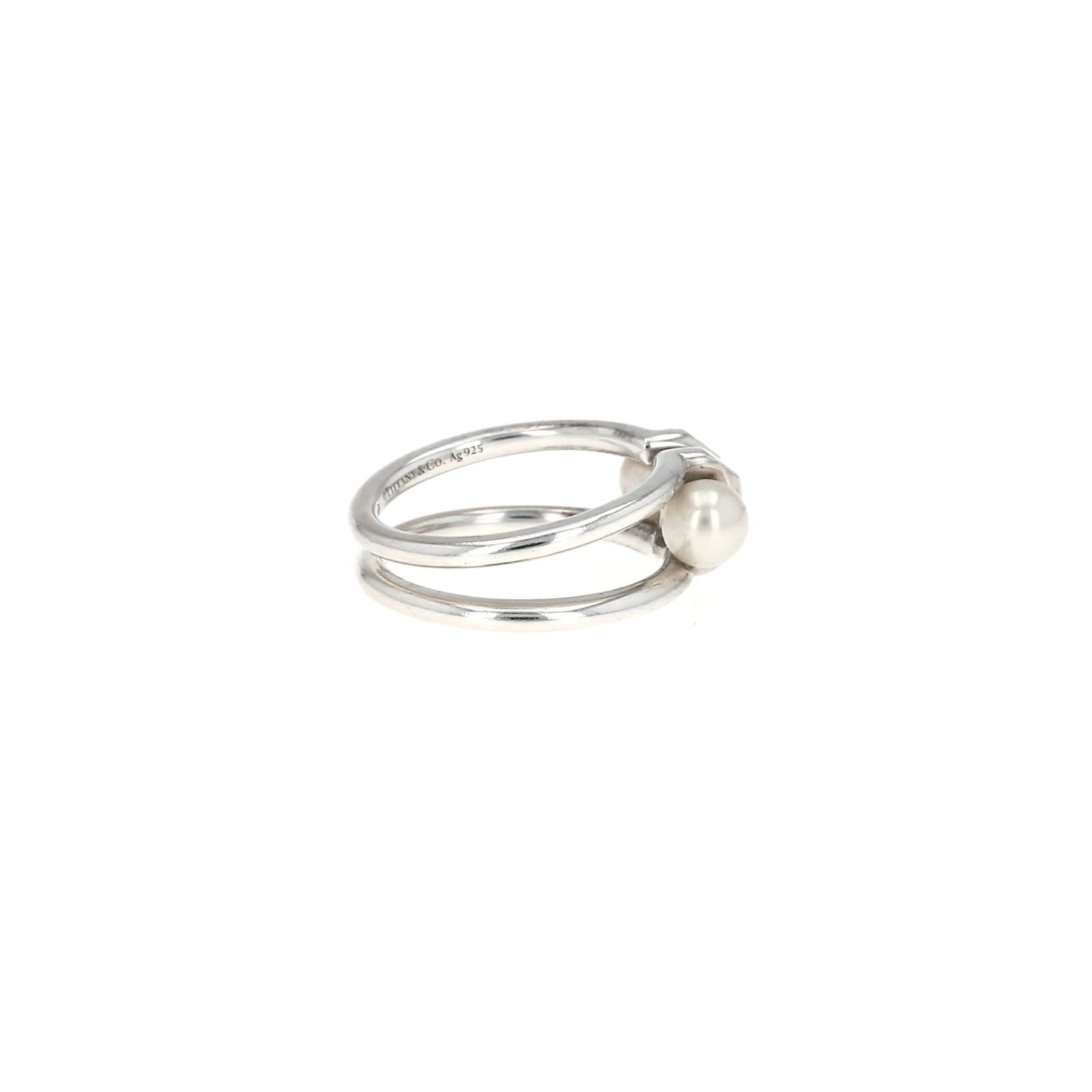 Tiffany 
Co HardWear ring in silver and cultured pearls