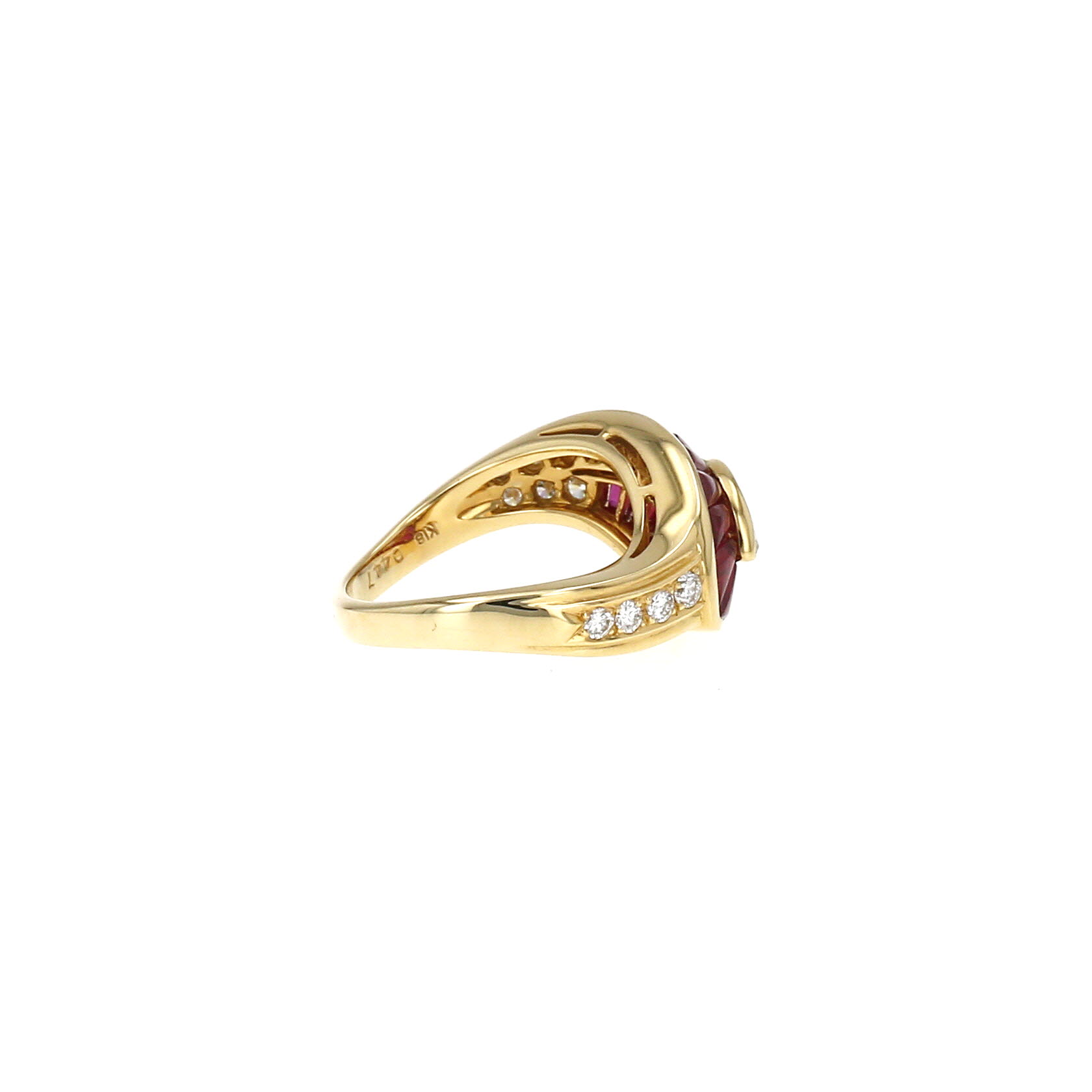Anello Vintage  in oro giallo, diamanti e rubini