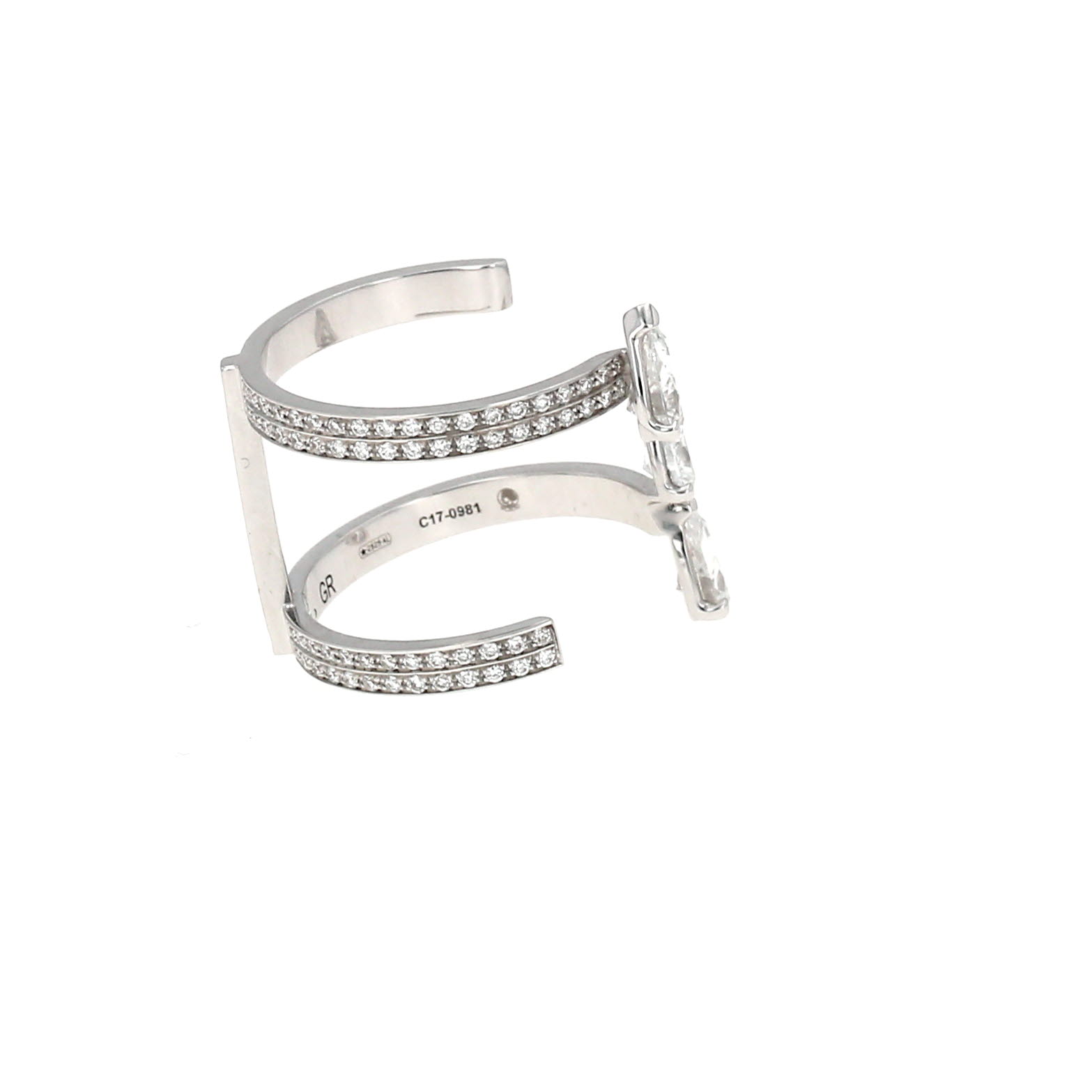 Repossi Serti Sur Vide ring in white gold and diamonds