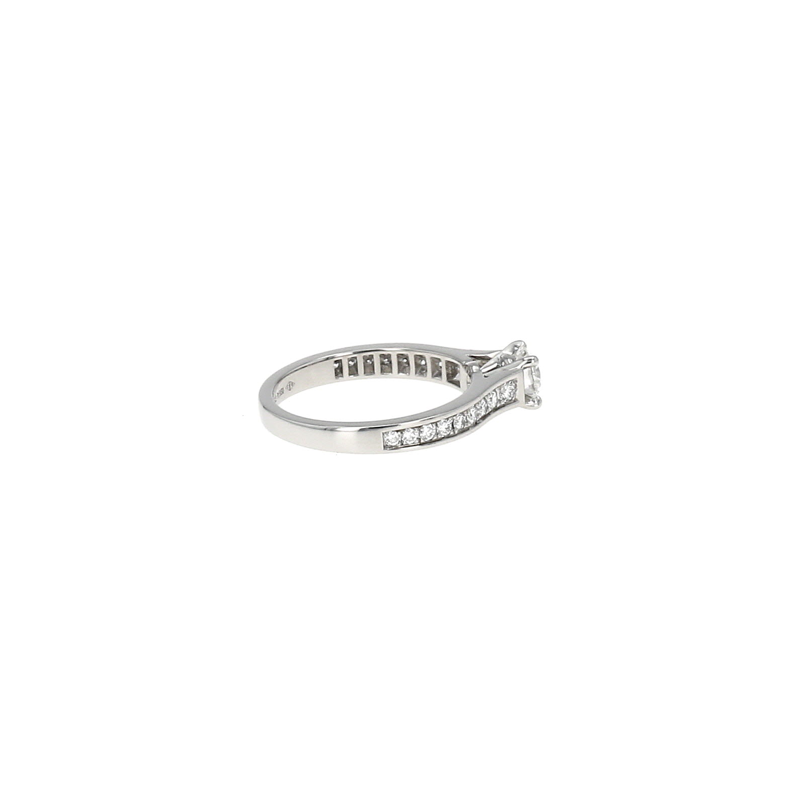 Cartier 1895 solitaire ring in platinium and diamonds